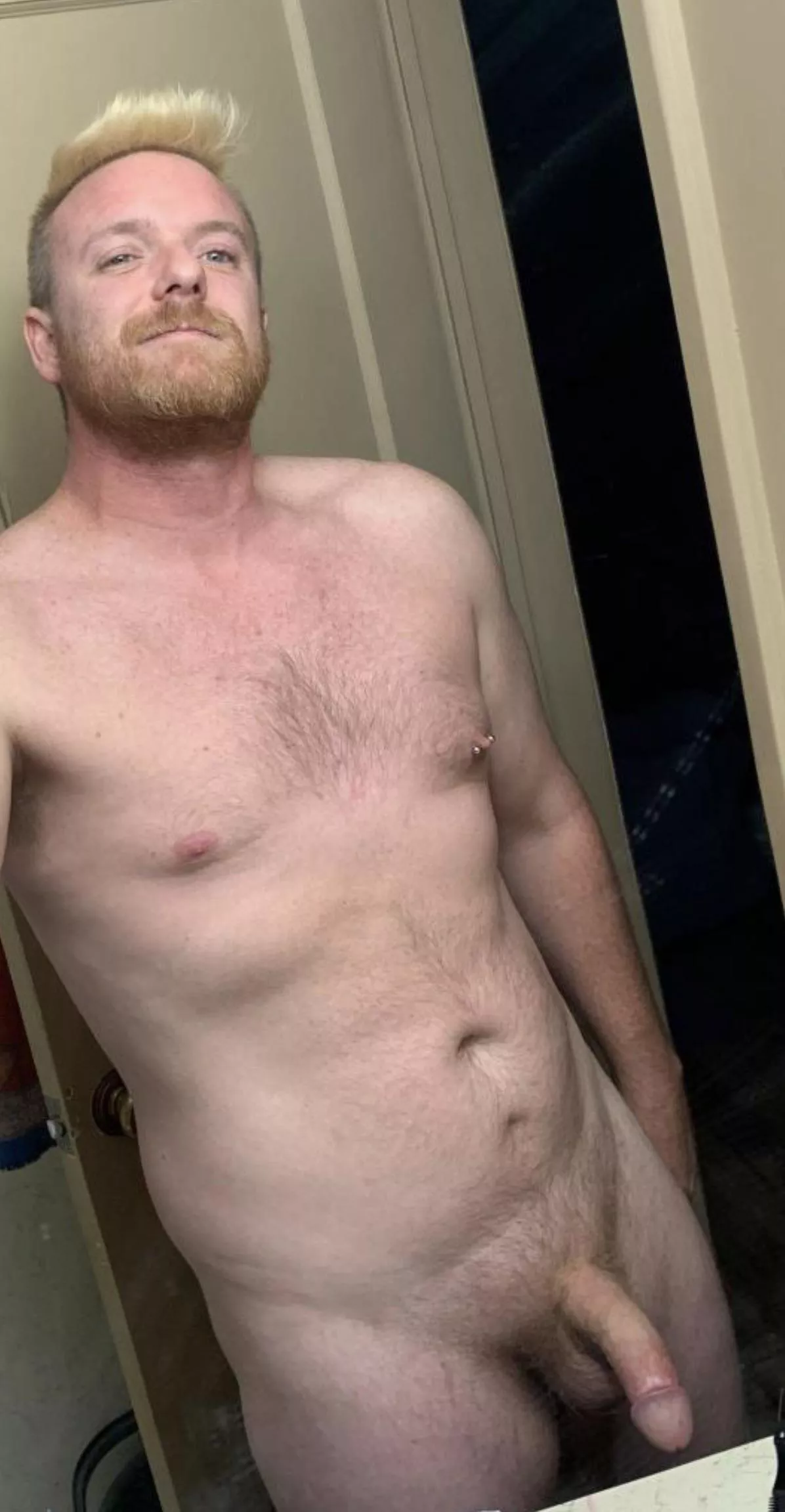 (40) Daddy is awaiting your attention 😏