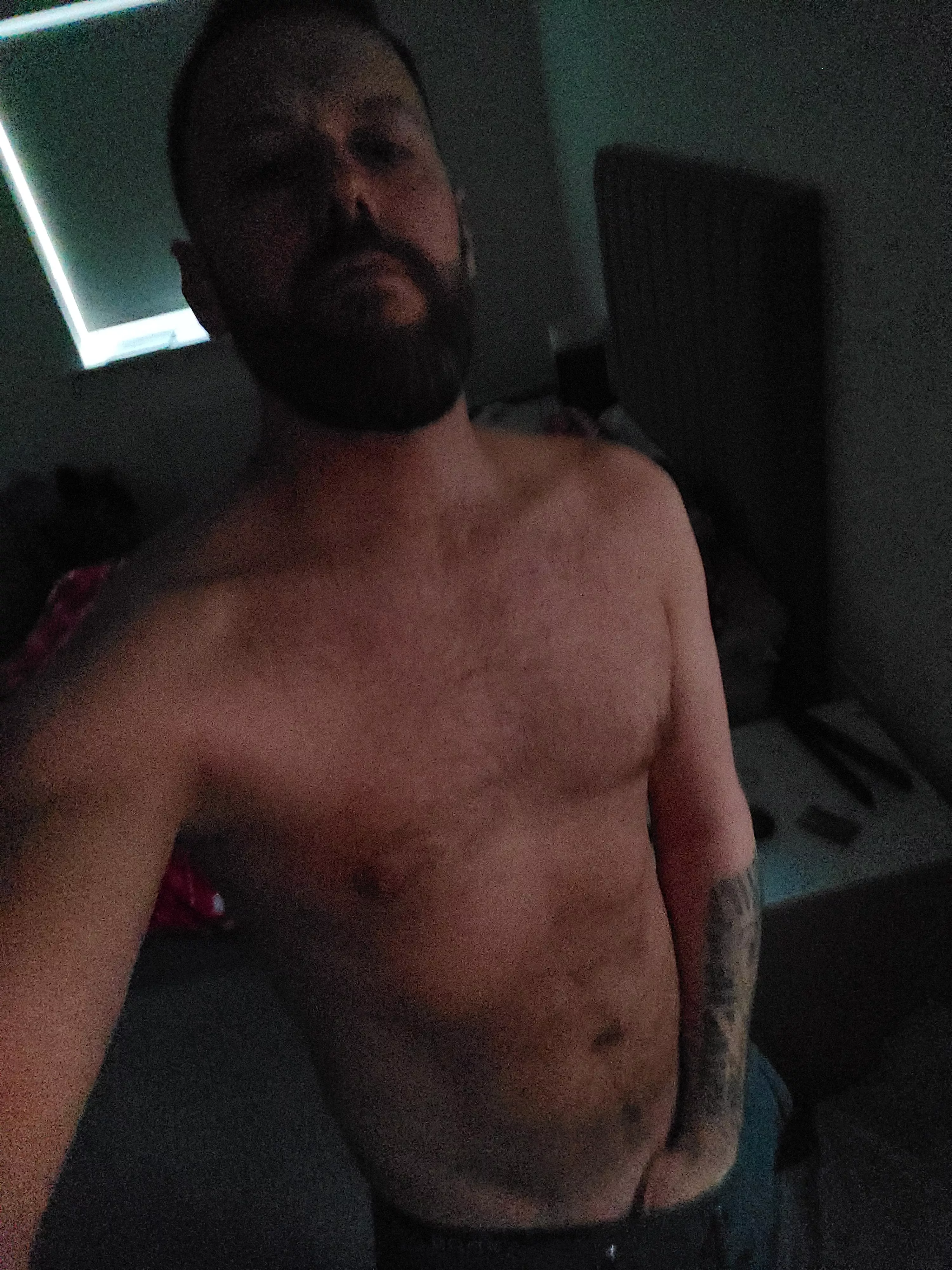 (40) thought I'd show the face behind the bod