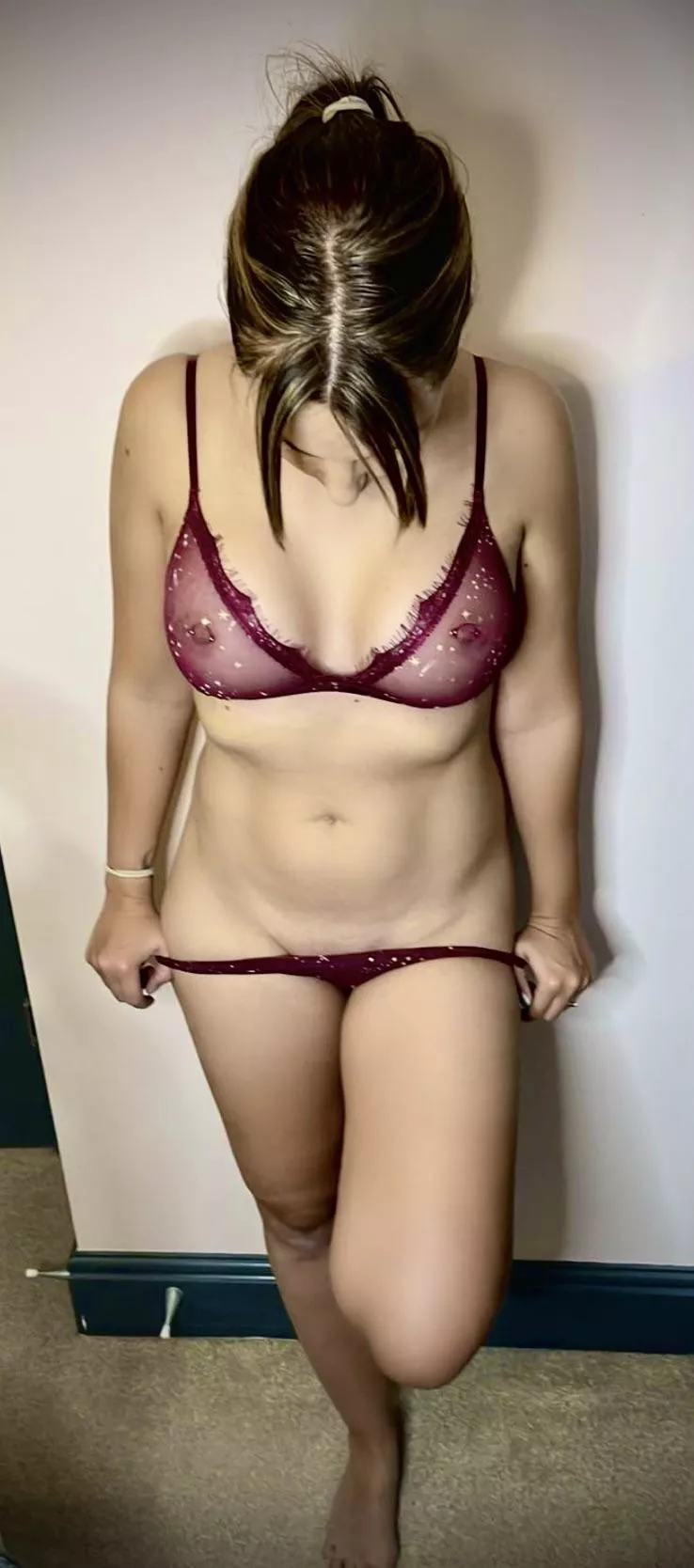 41y/o milf mom of 2…. How low shall I go….?