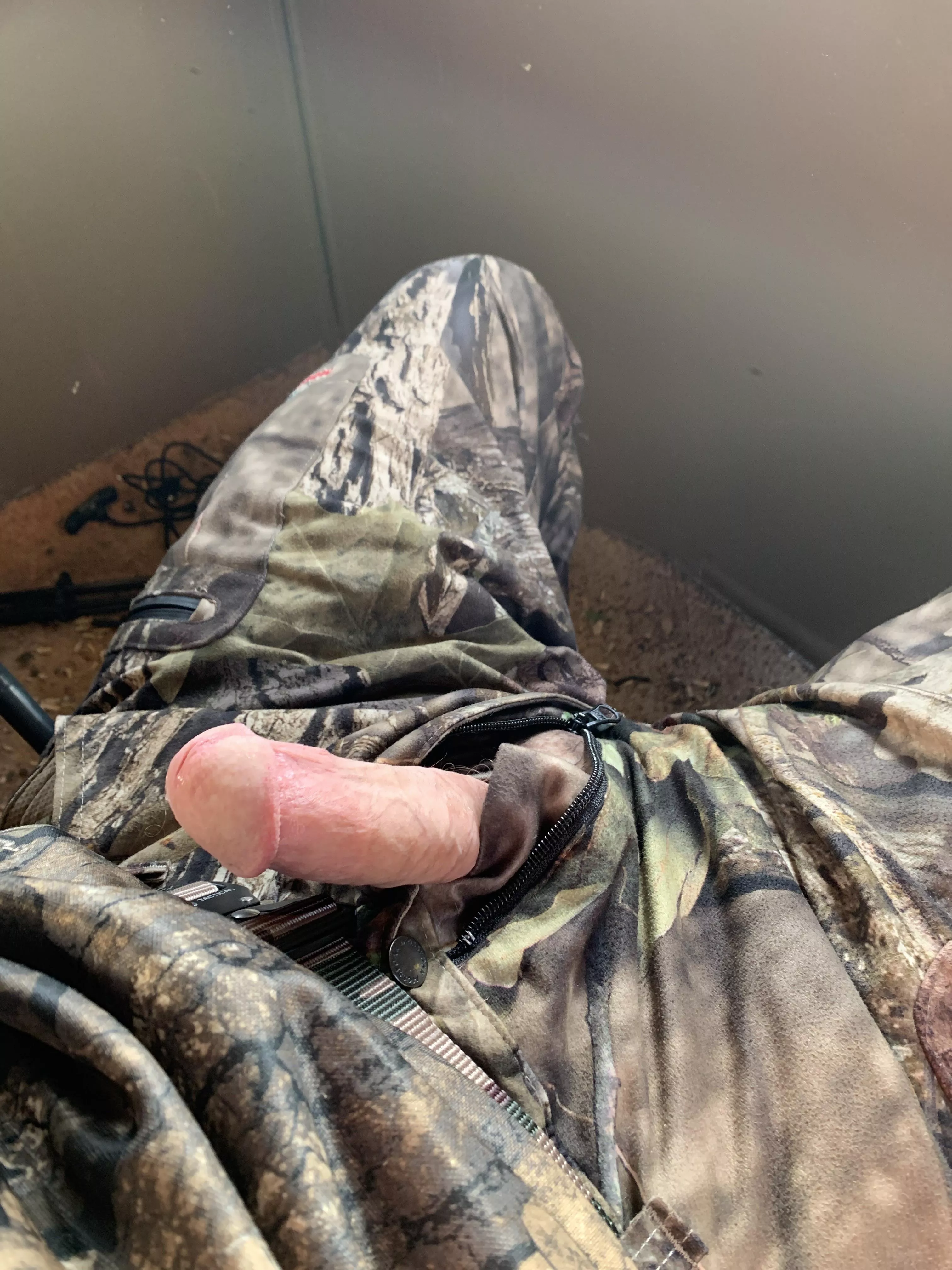 (42) lonely out in the deer blind! Anyone wanna keep me company?