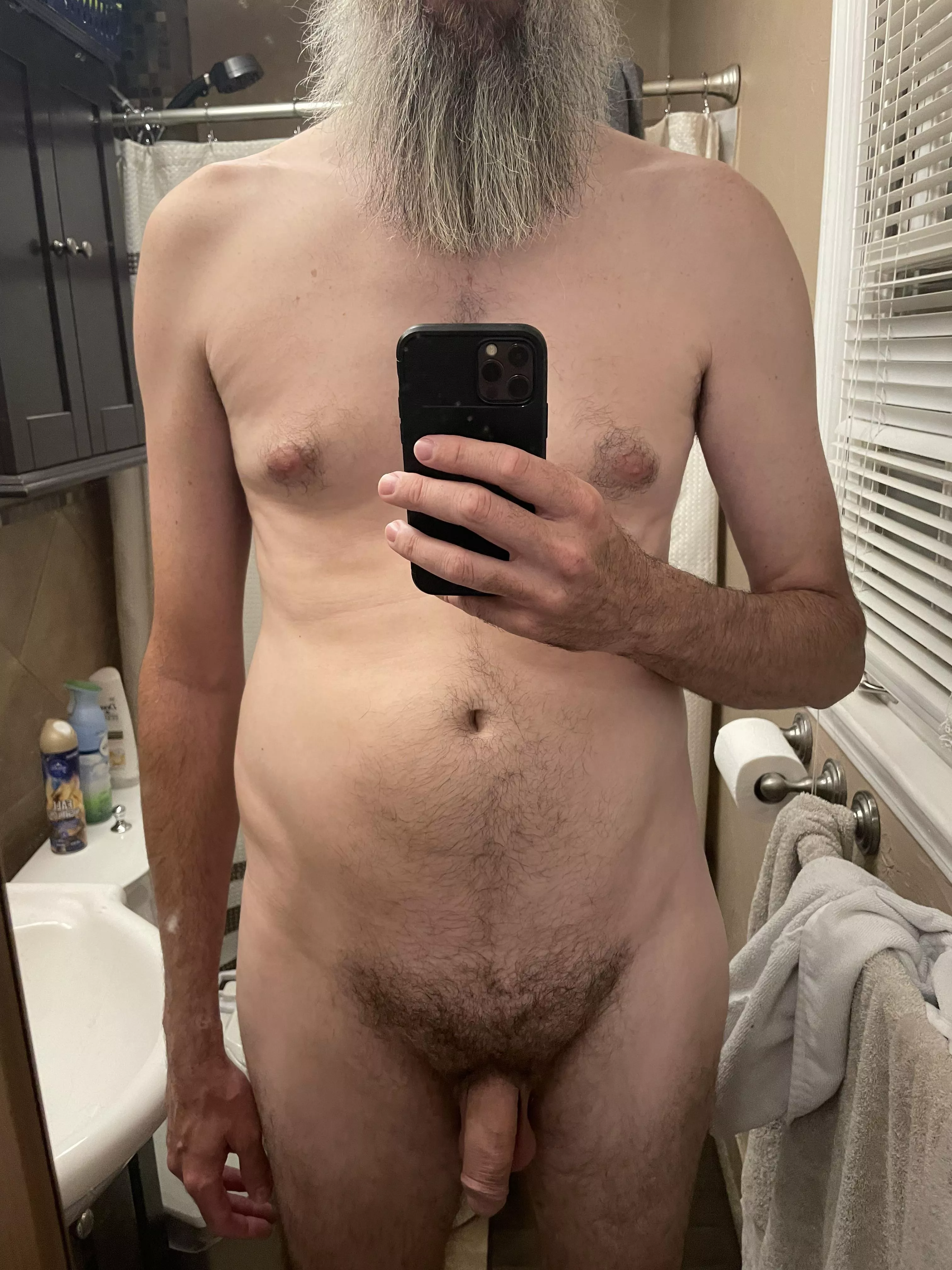 43[m] 6â€™6â€ 175lbs with spinal kyphosis.