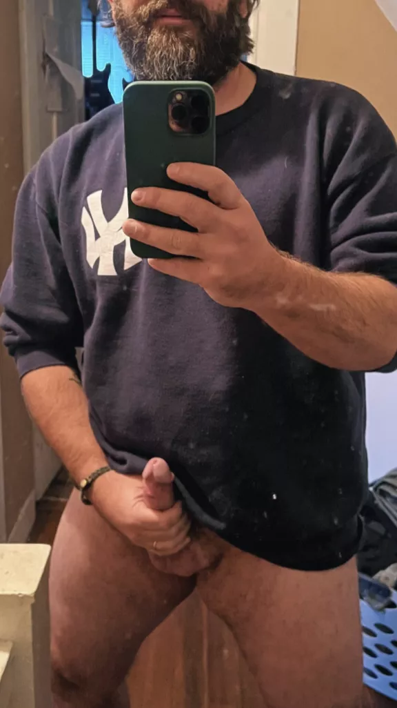 [44] Hairy bearded dad bod mirror selfie