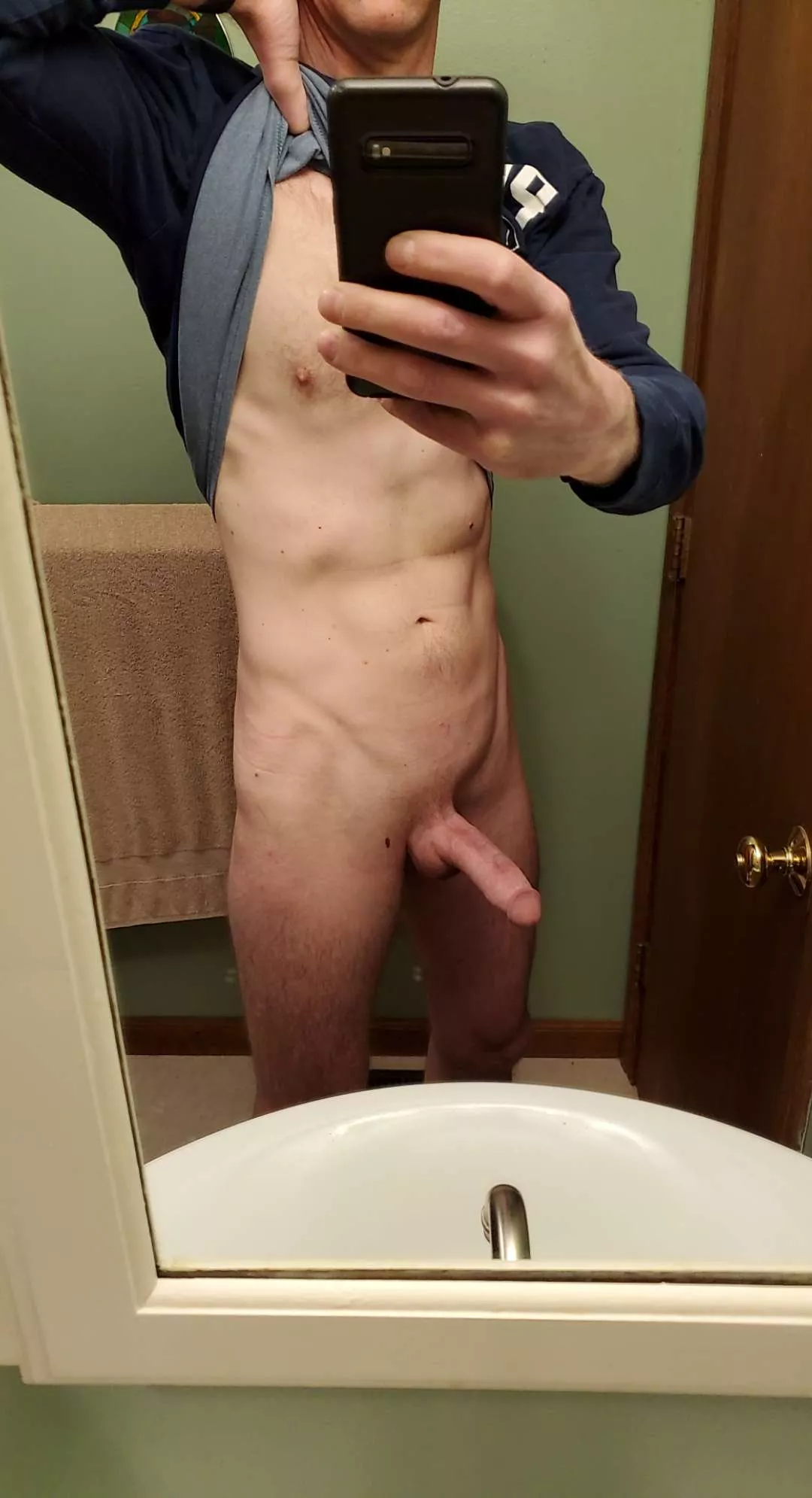 46M, Boston area fit older for a Hotwife Saturday night...?