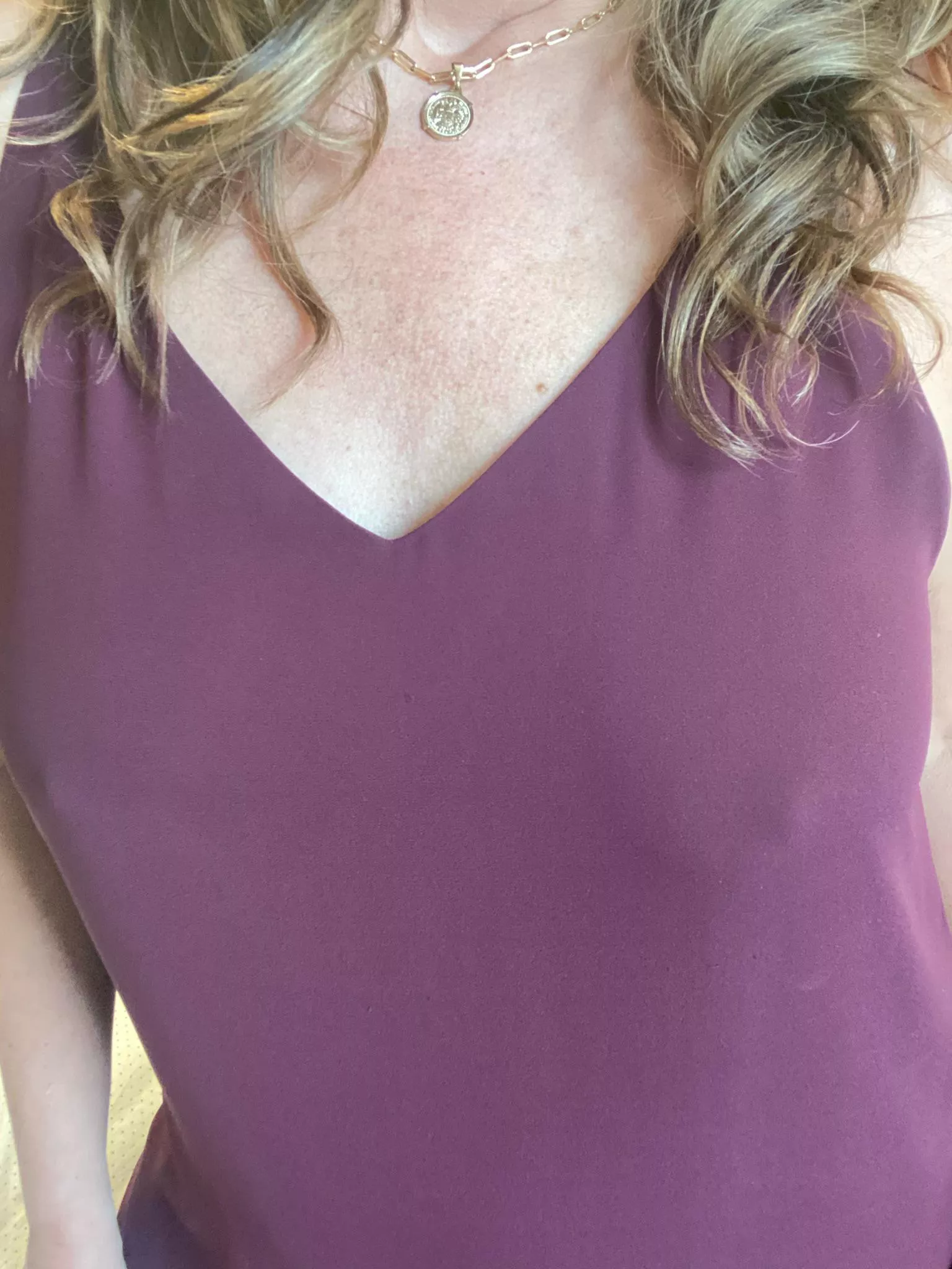 54(f) Exec with purple office pokies