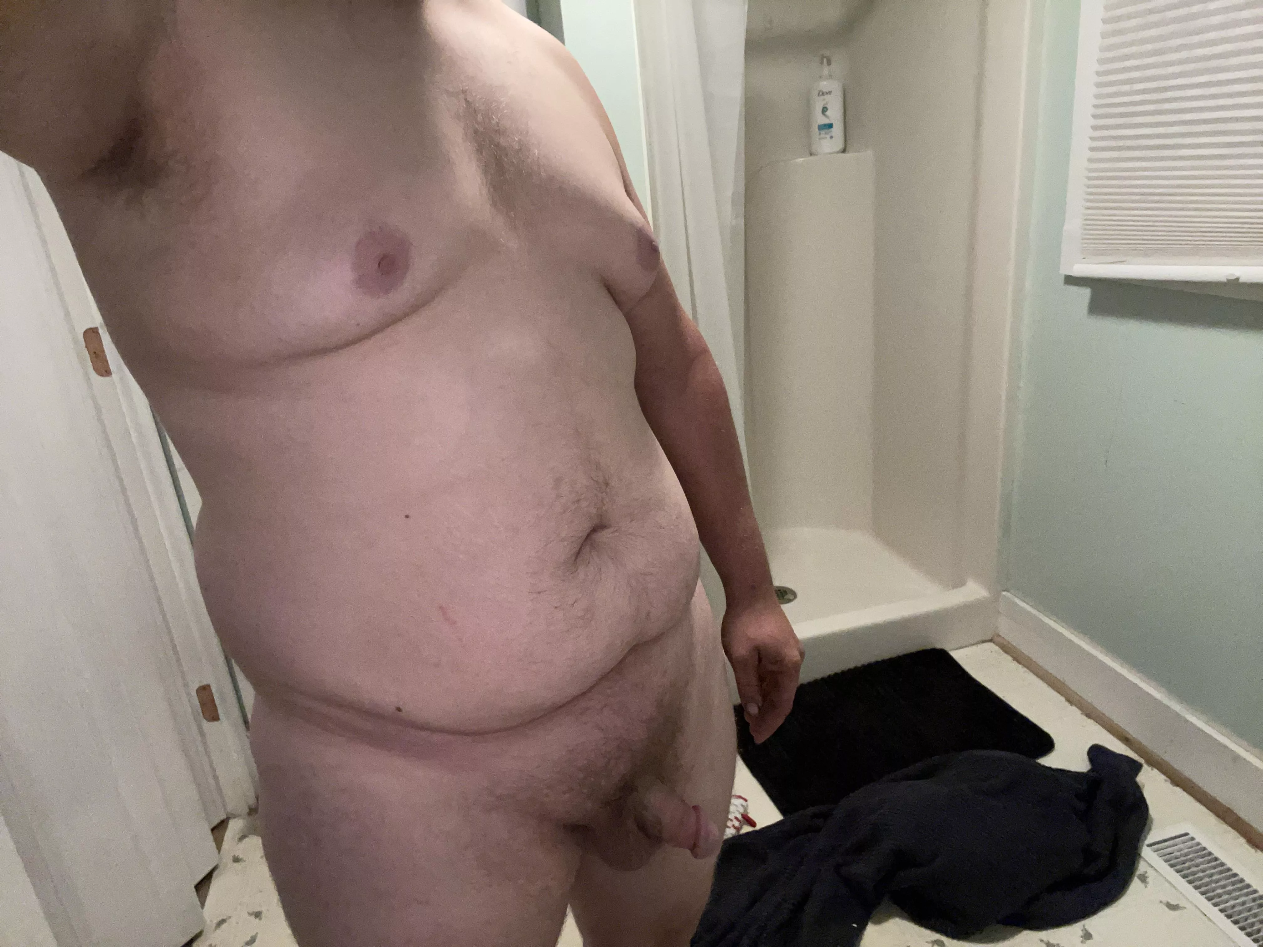 5â€™8. 230lbs. 25 M