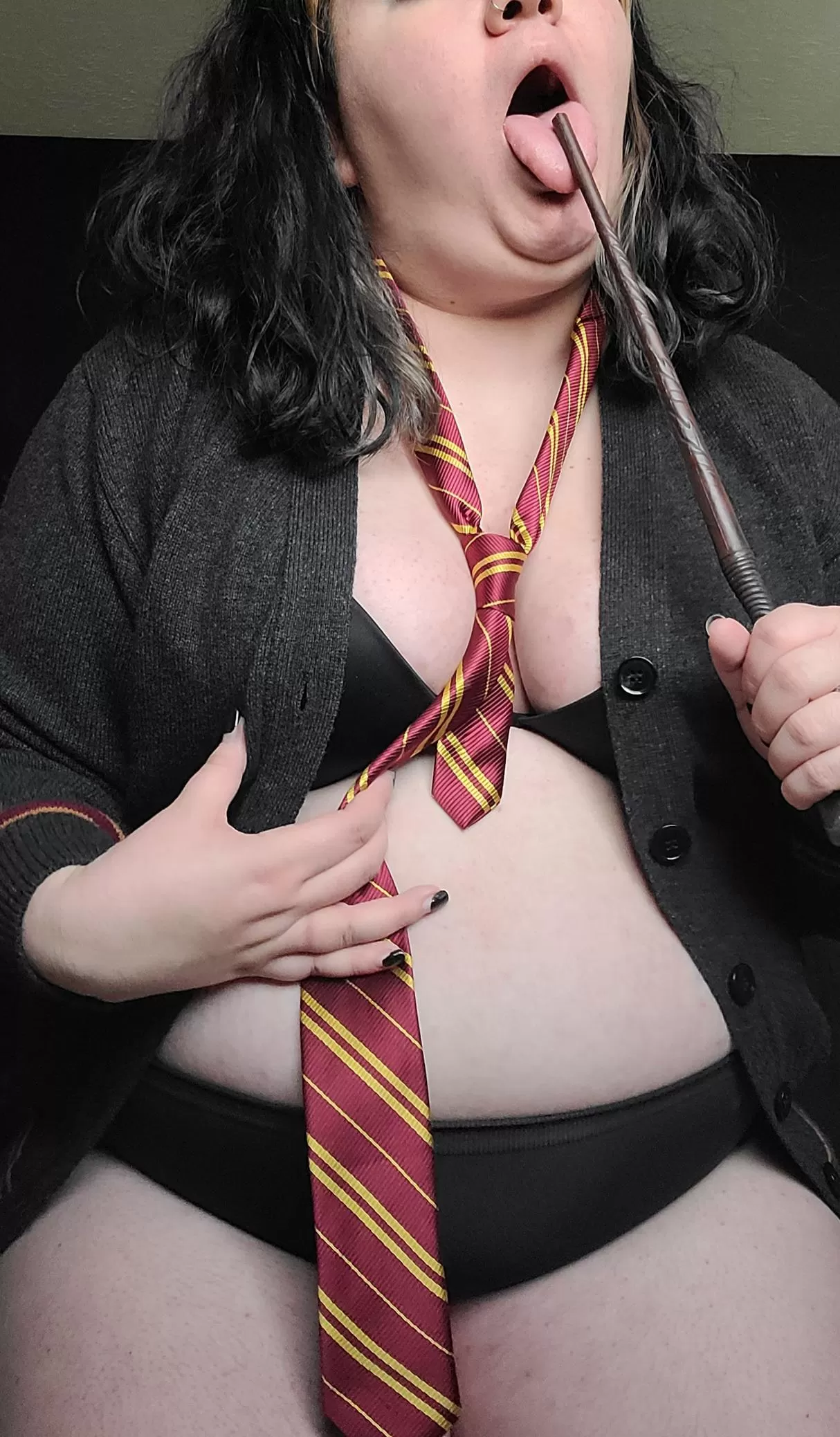 A BBW Gryffindoor 🦁❤💛🪄🔮