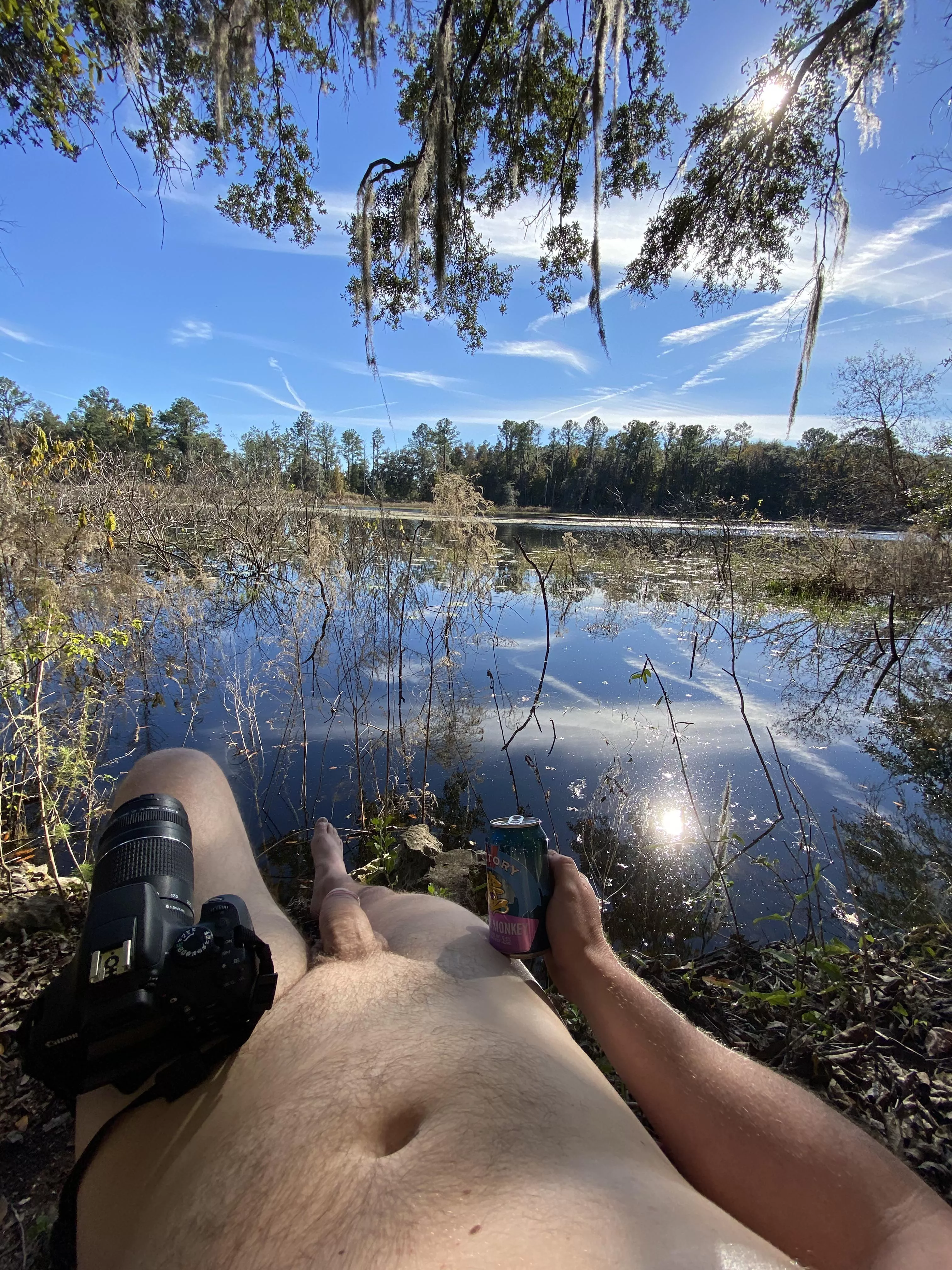 A day full of wildlife and hiking, finishing with beers and sunbathing. Somehow I forgot my clothes the whole time! (M)