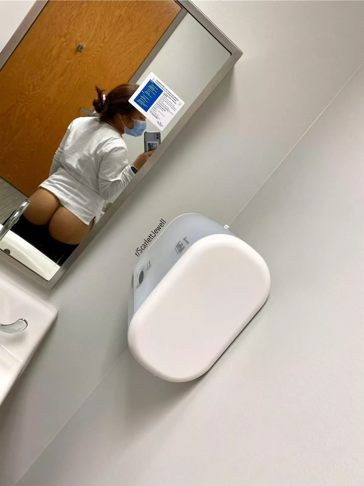 A little flash at work ðŸ‘ I should see if this would help keep their heart rates up ðŸ˜‰ ðŸ‘©ðŸ»â€âš•ï¸[oc]