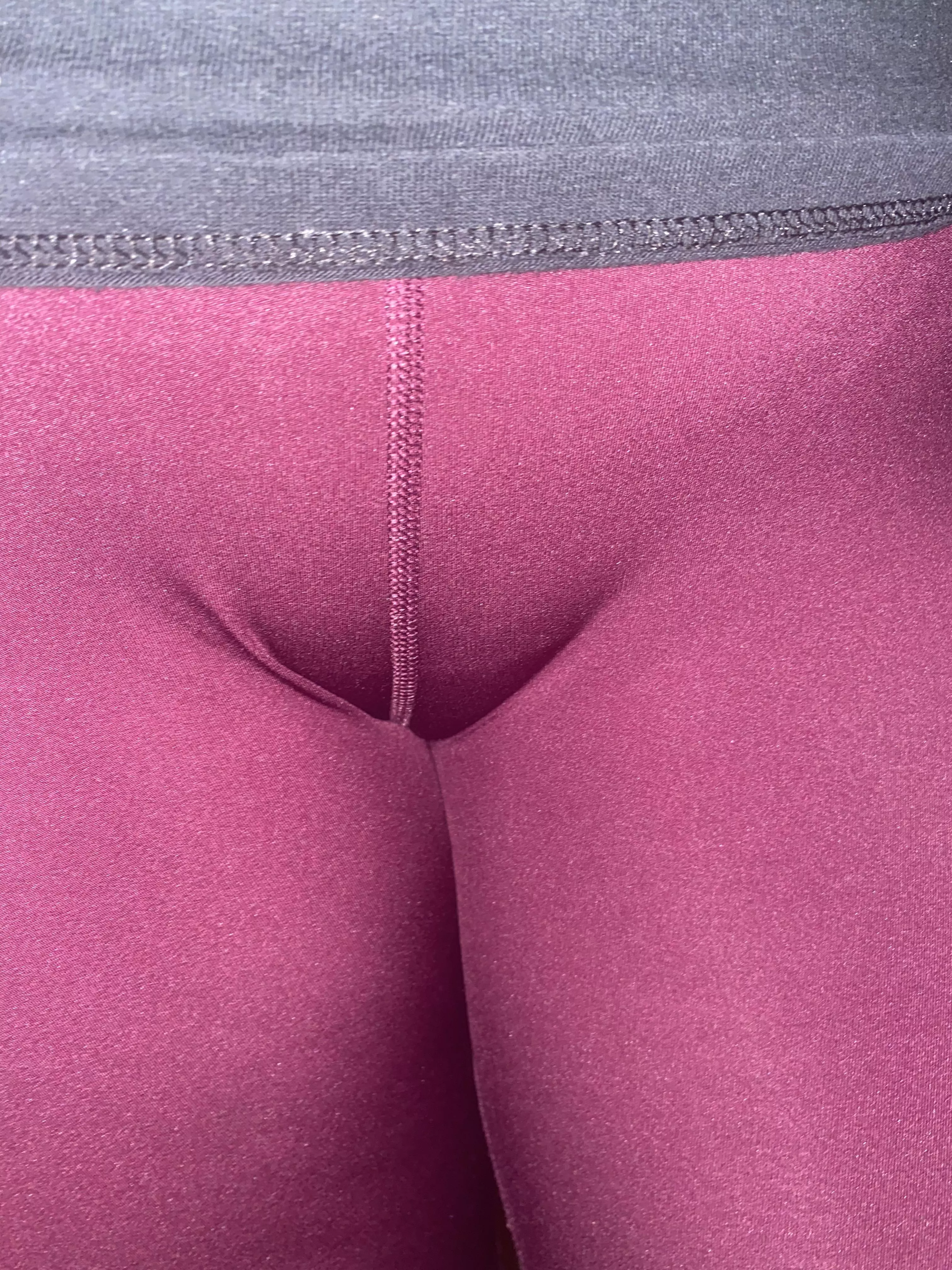 A perfect and juicy cameltoe!!