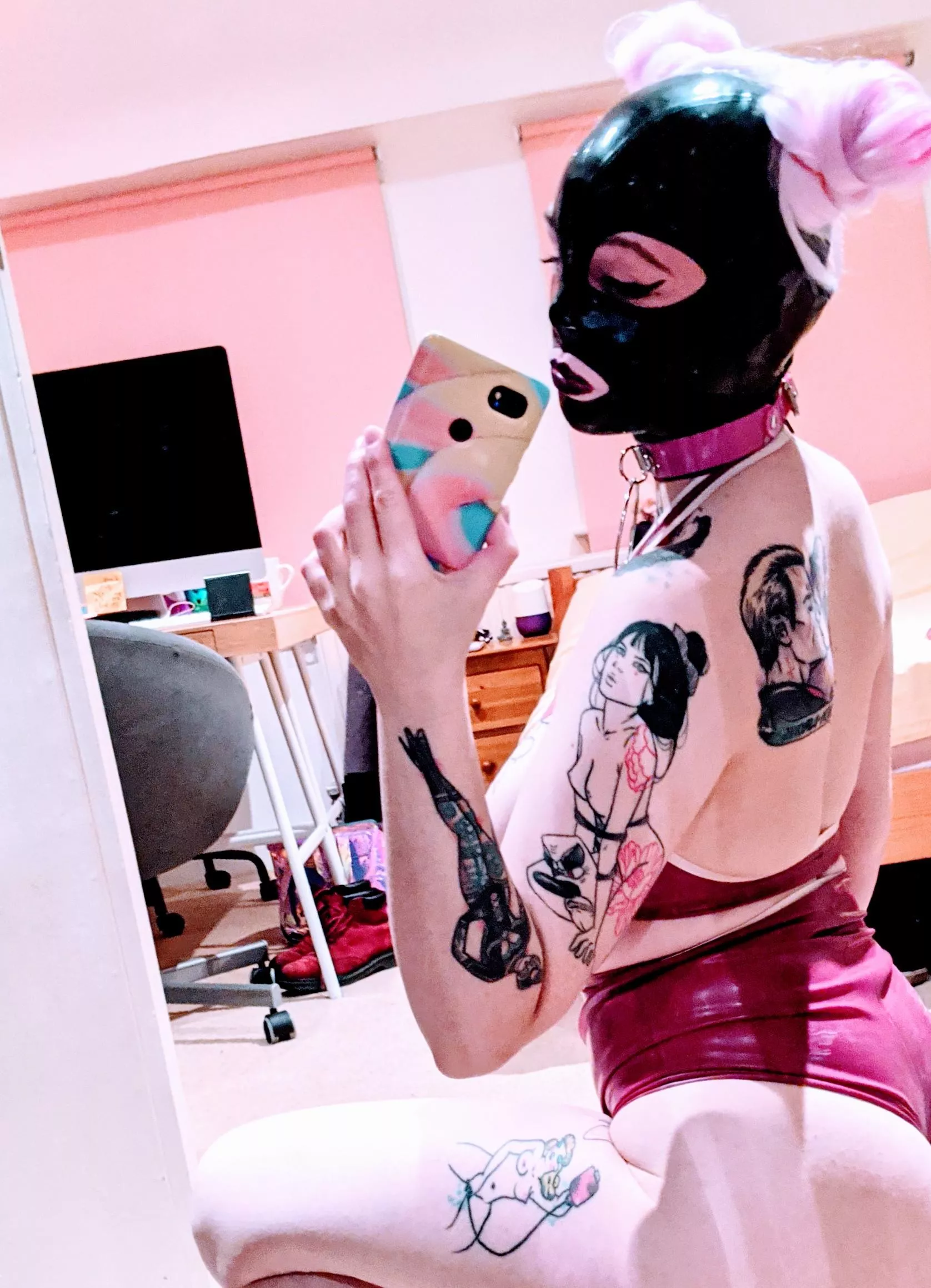 a rubber dolly would love love love to talk with you 🧸🎠🩰🍭🩹💕