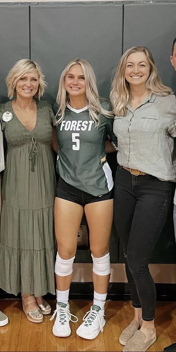 A sexy mom and her 2 beautiful daughters