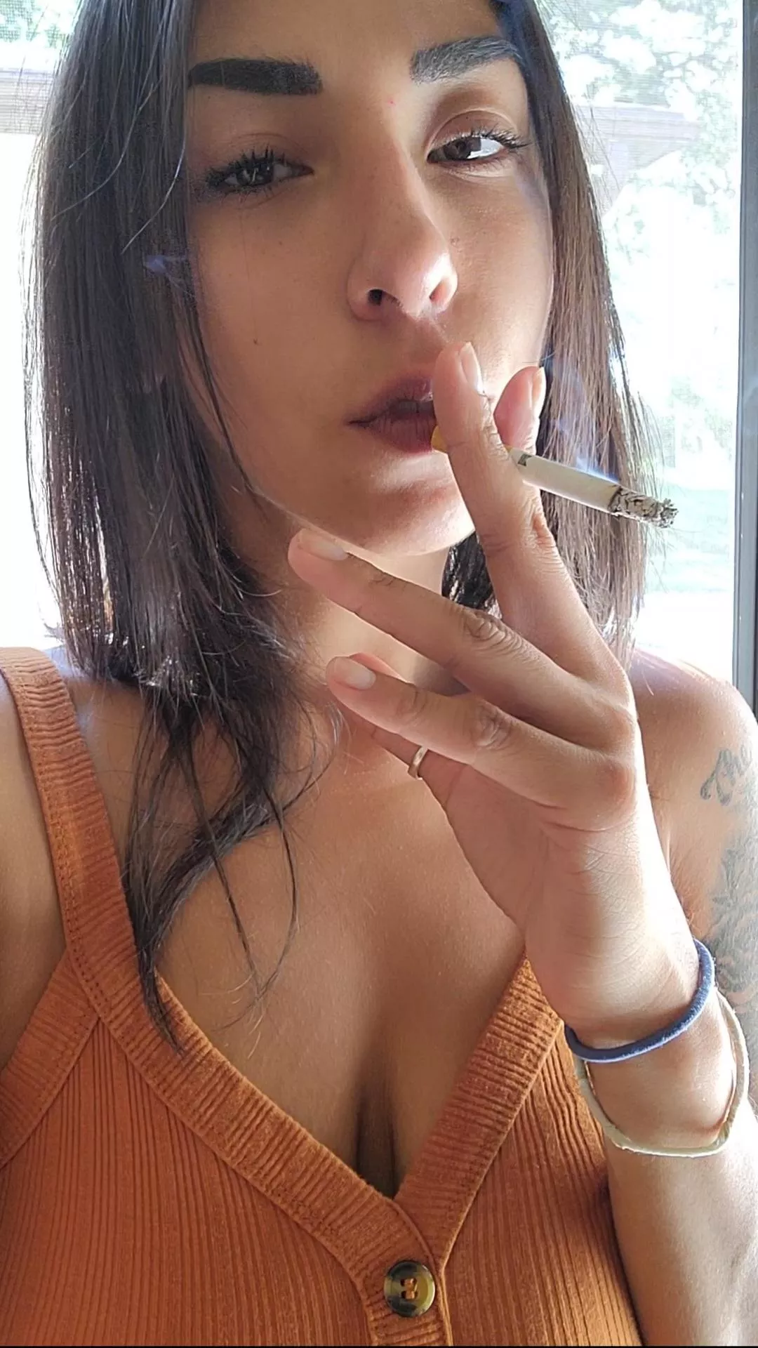 A smoking natural beautyðŸš¬ ðŸ˜Œ