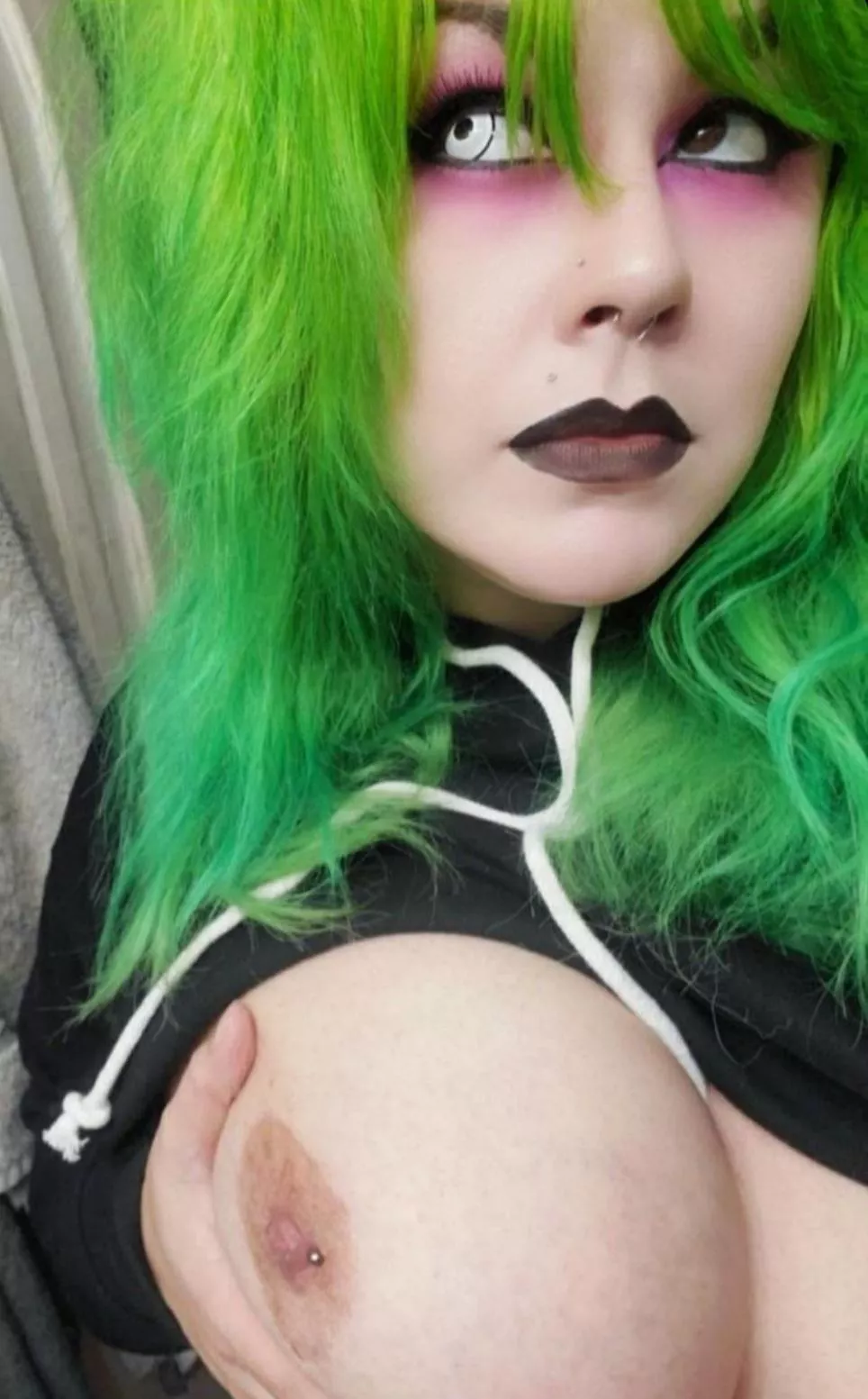 A titty for Titty Tuesday ðŸ’š