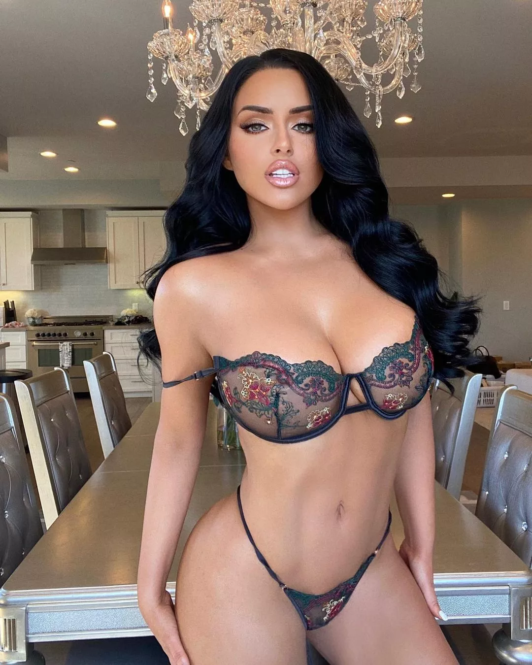 Abigail Ratchford (@abigailratchford) [Instagram]