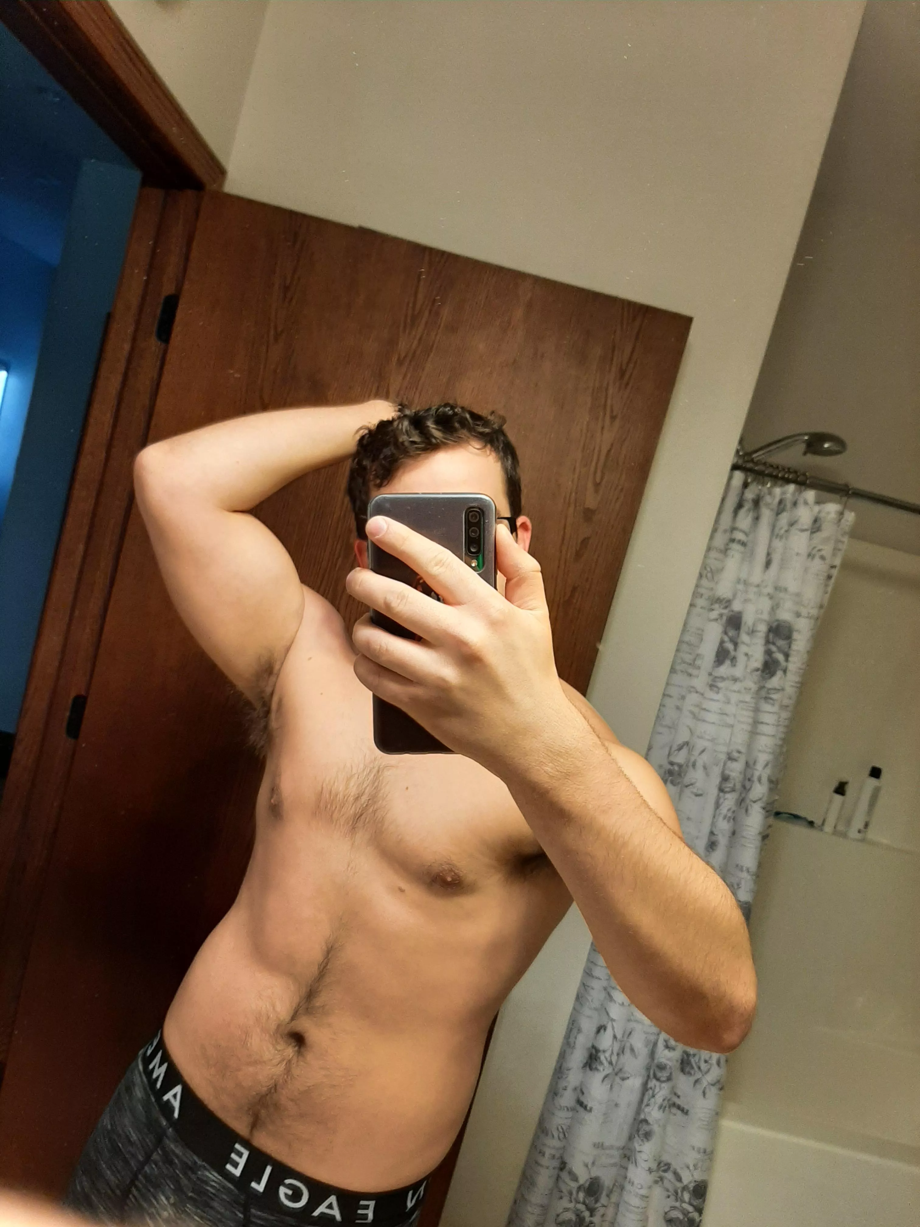 After two months of working out, I'm starting to feel good about my body :)