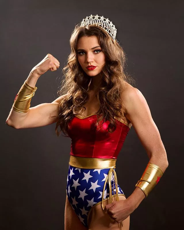 Alexis Lete as Wonder Woman