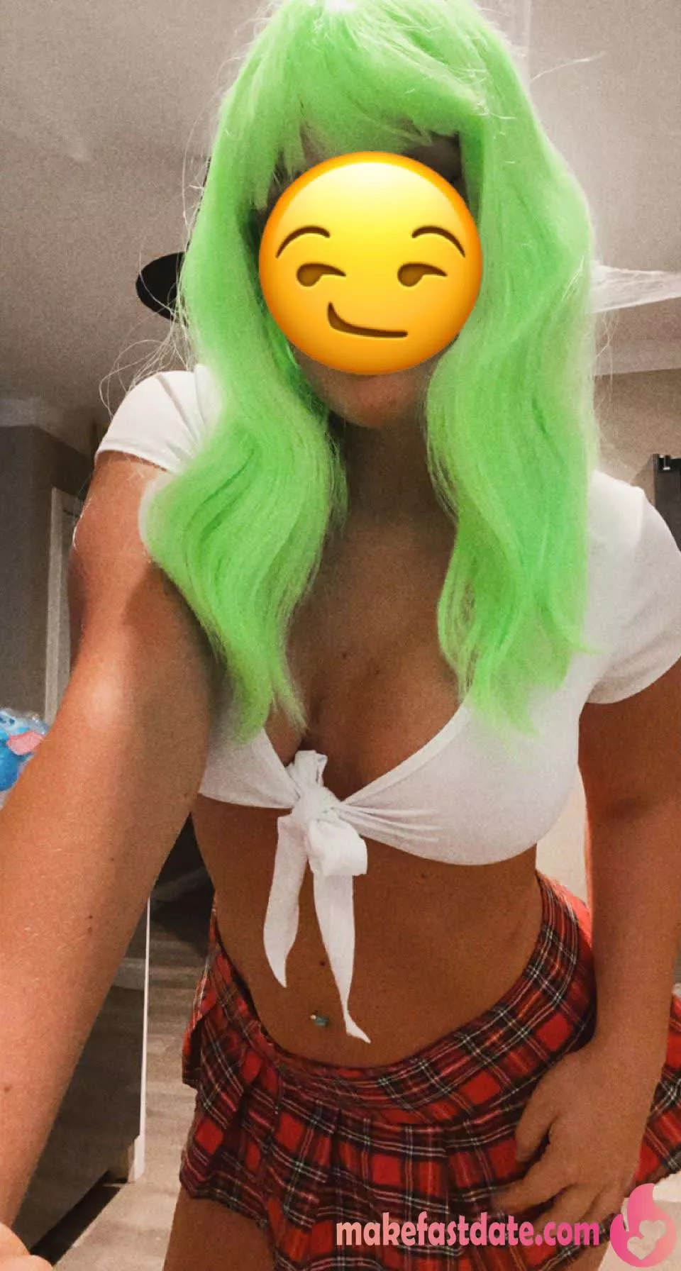 All tricks and treats oc. I'm looking for a partner, follow the instructions on makefastdate.com to contact me!