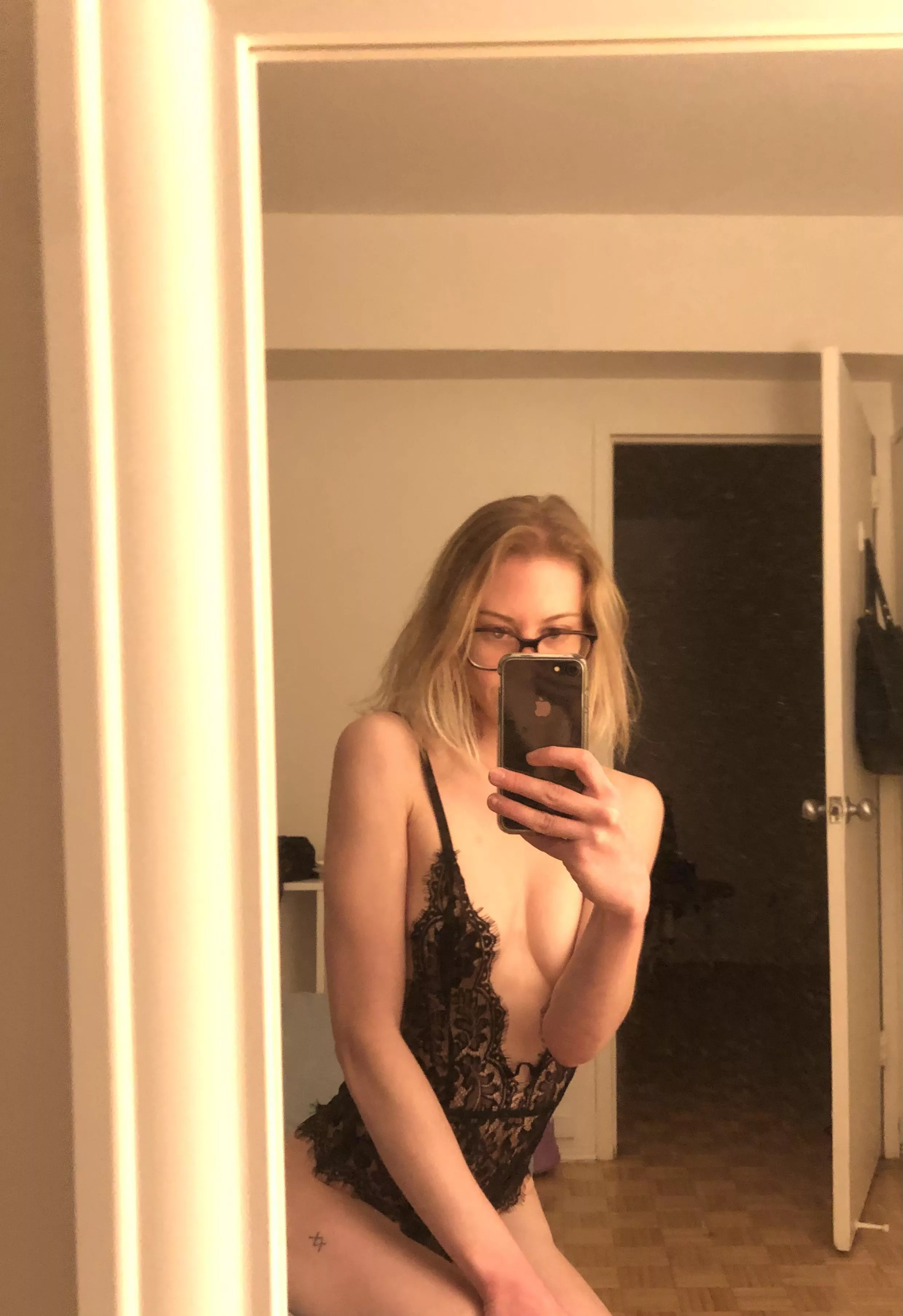 Alone on a Saturday night (f)