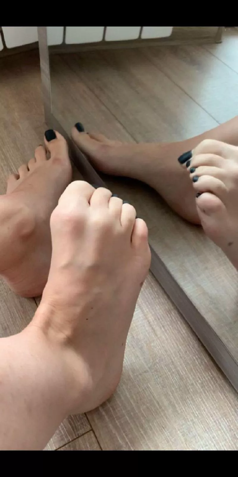 Am a simple mistress looking for a submissive slave to worship my feet and explore my kinks with add me on snapchat dainabrookl2021