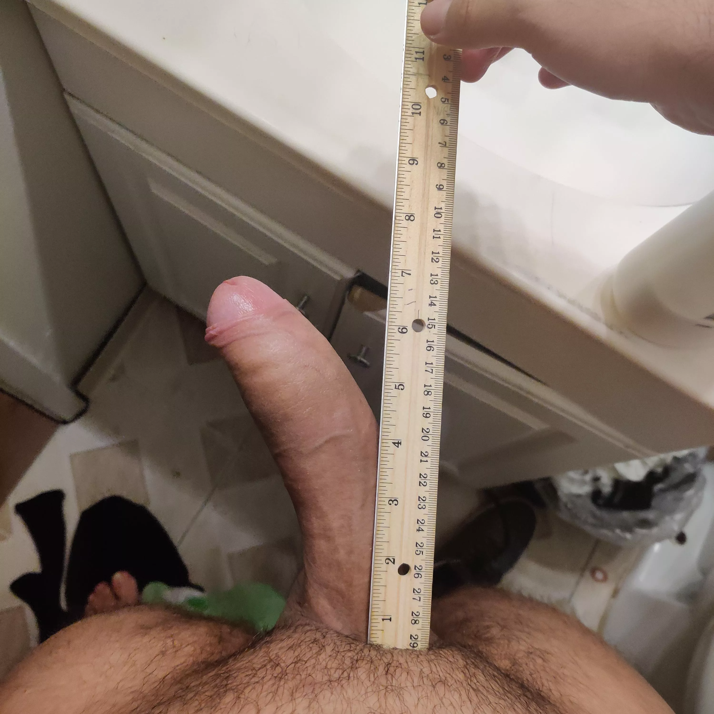 Am horny rn [6.75~inches, 6 inch girth]