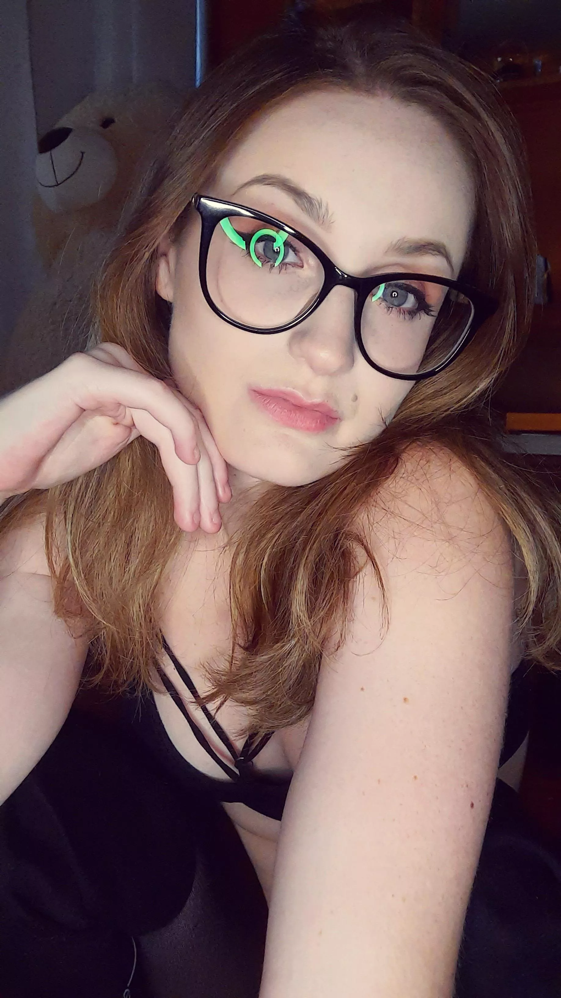 Am I cute enough with my glasses for this subreddit? 🥺🤓