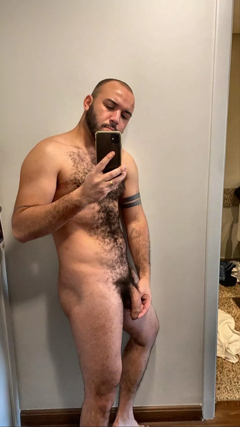 Am I hairy enough for you?