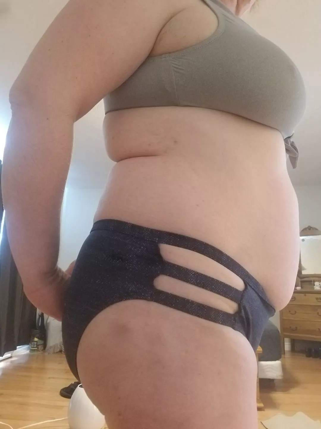 Am I losing weight? What do you think? [F] [image]