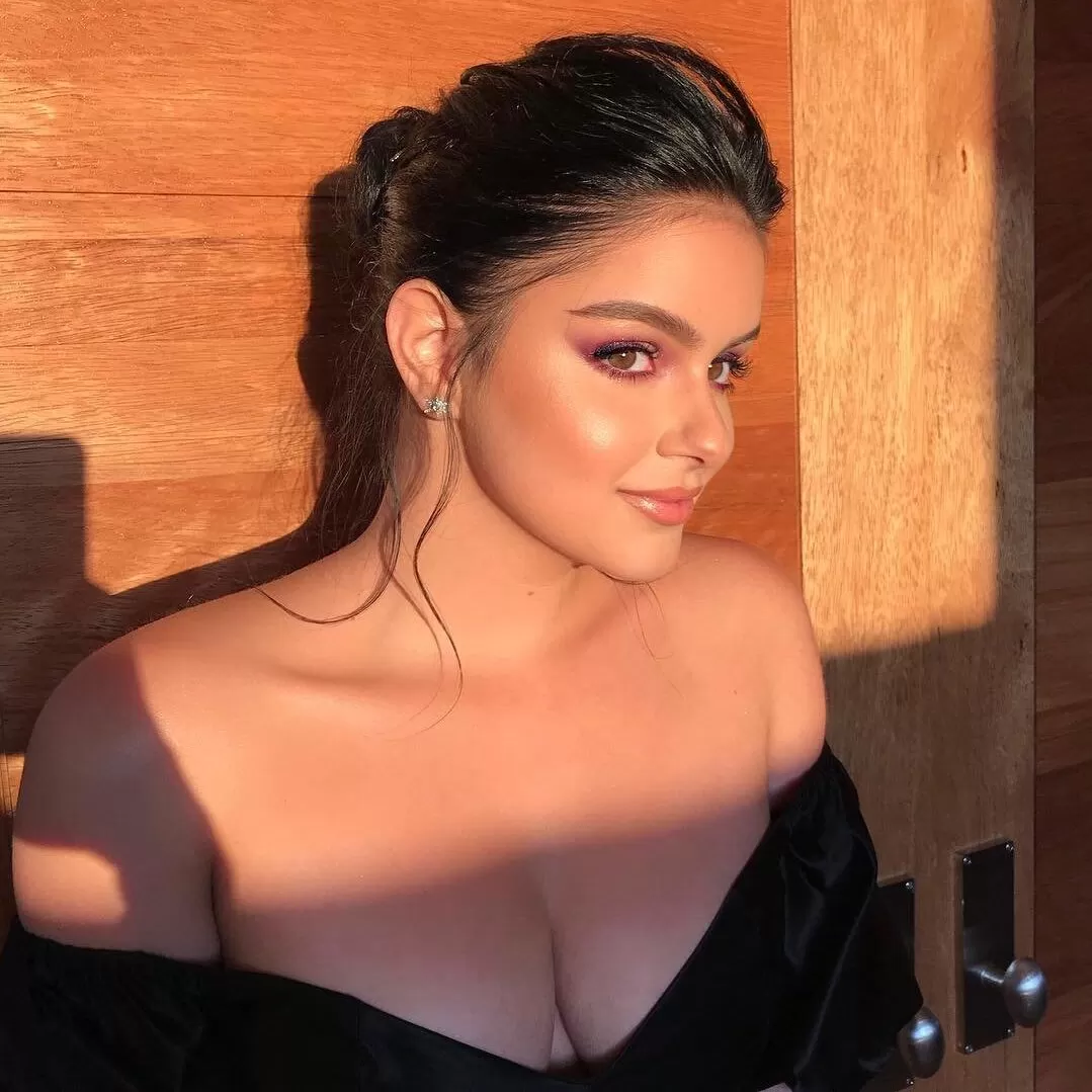 Amazing Ariel Winter