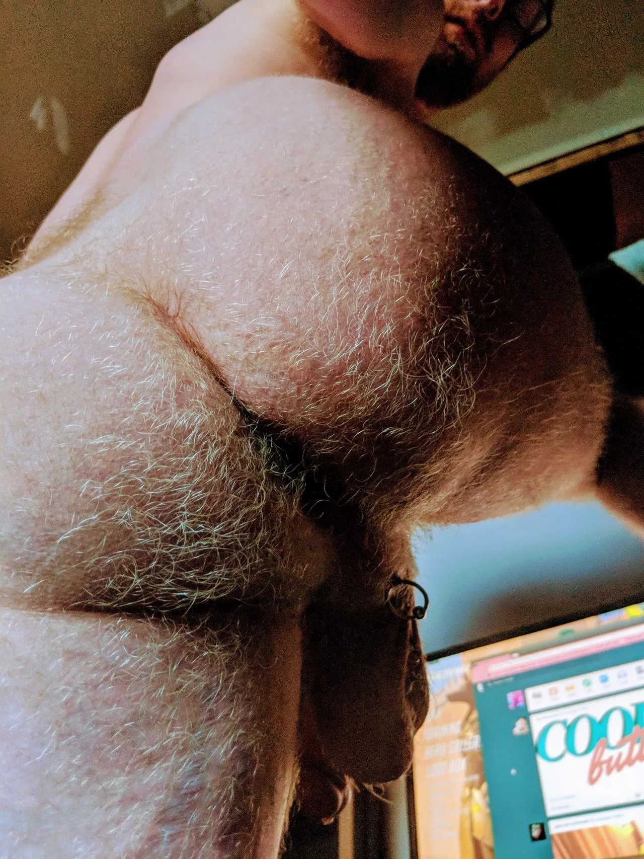 An oldie that reminded me I need more pics of my hairy ass.