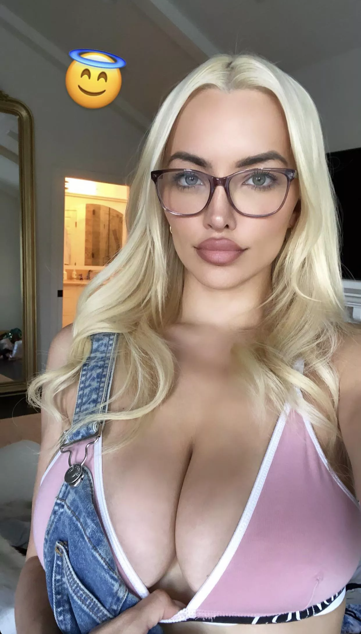 Angel with glasses