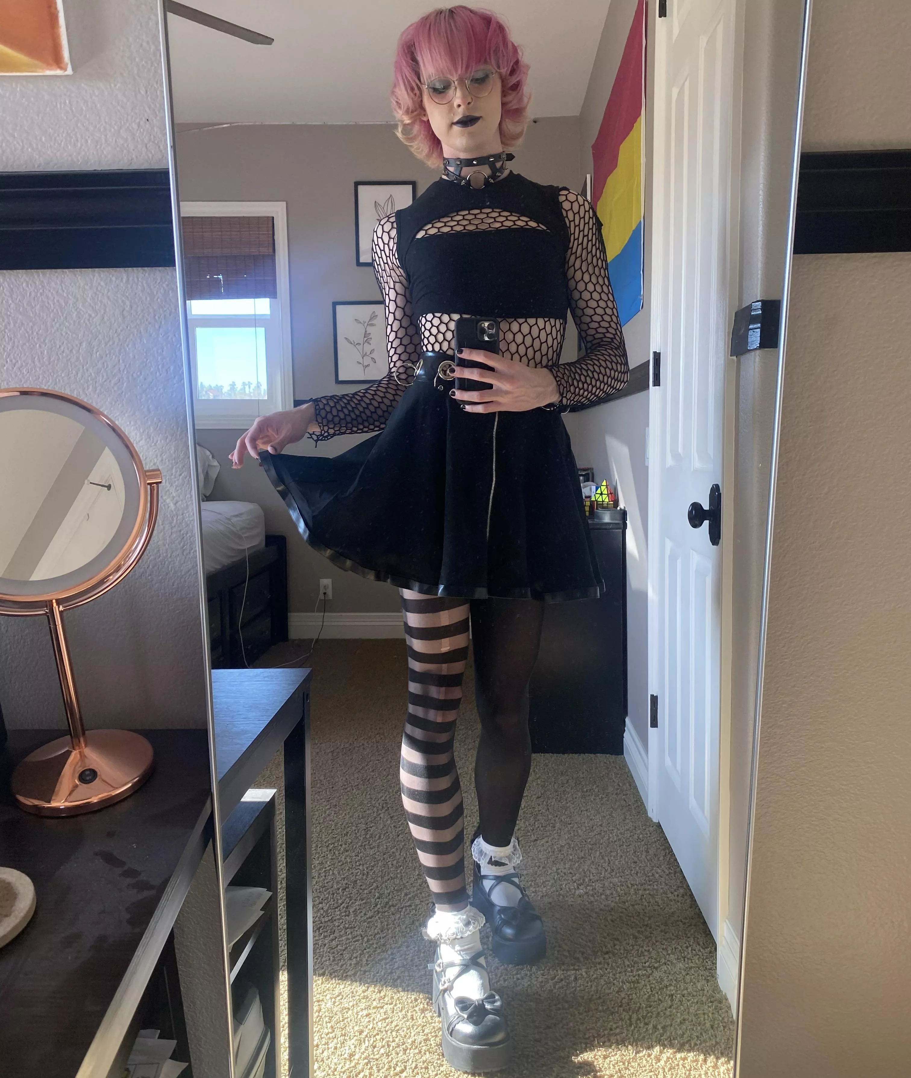 Another outfit I rly like, what do you think? ðŸ¥ºðŸ–¤