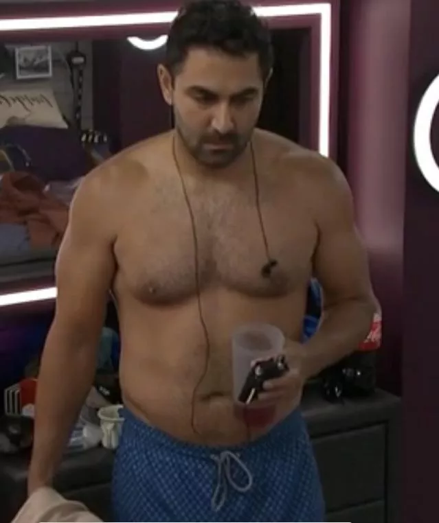 Another shirtless Kaysar ðŸ˜