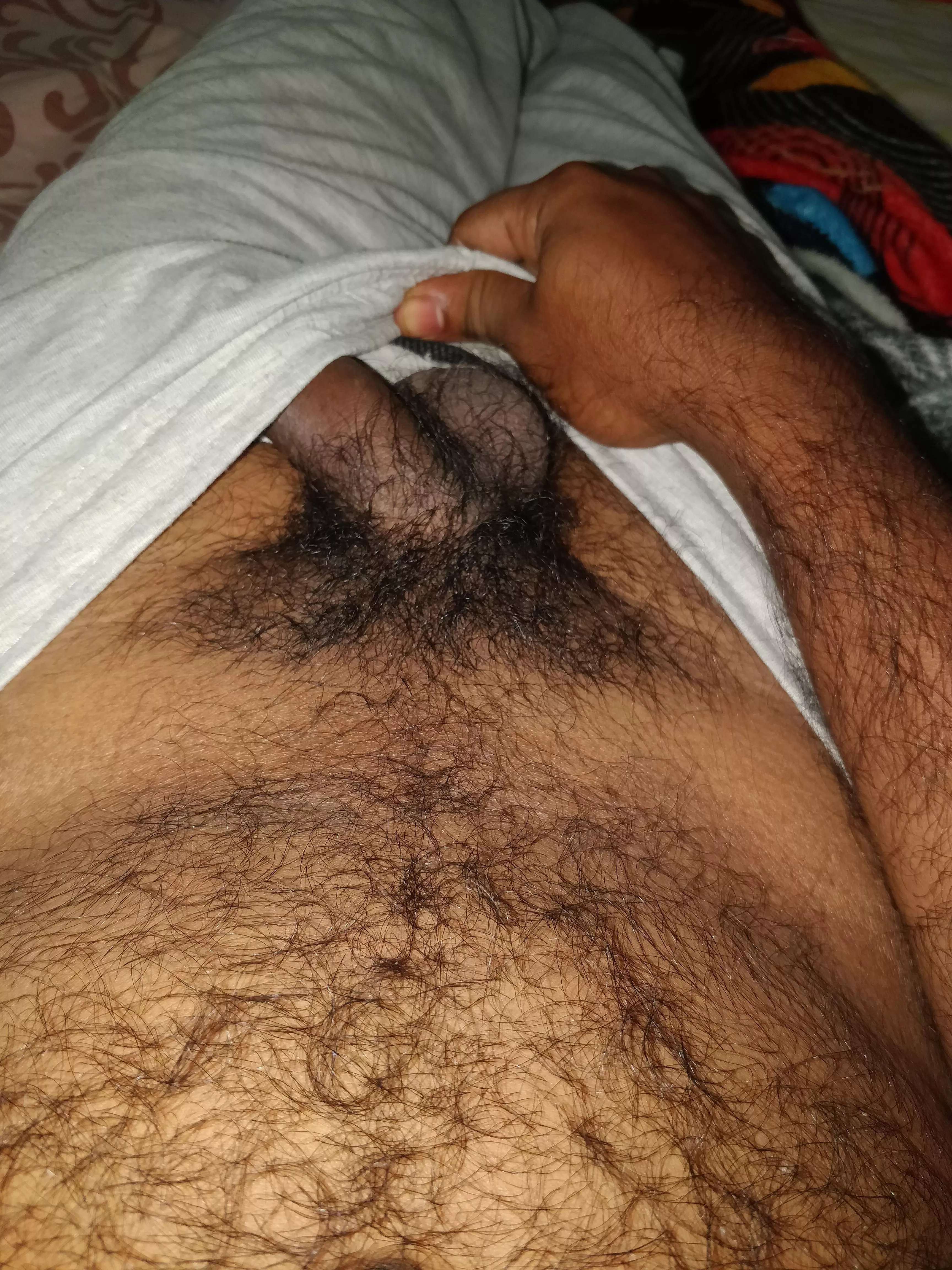 Any 4 inch 🍆uncut lovers 🙈