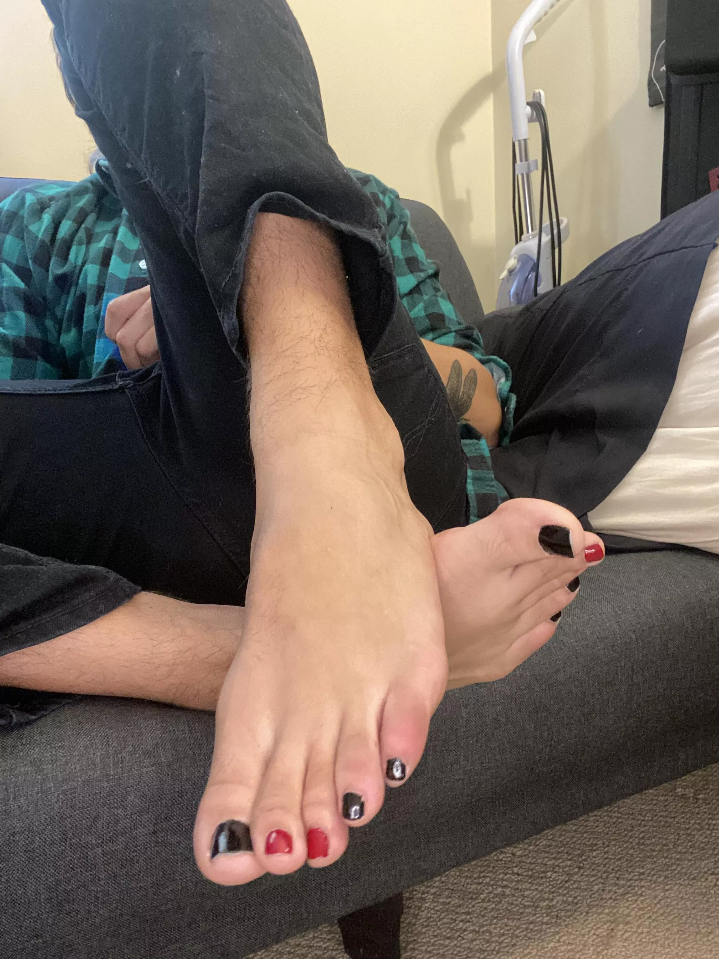 any love for painted toes?