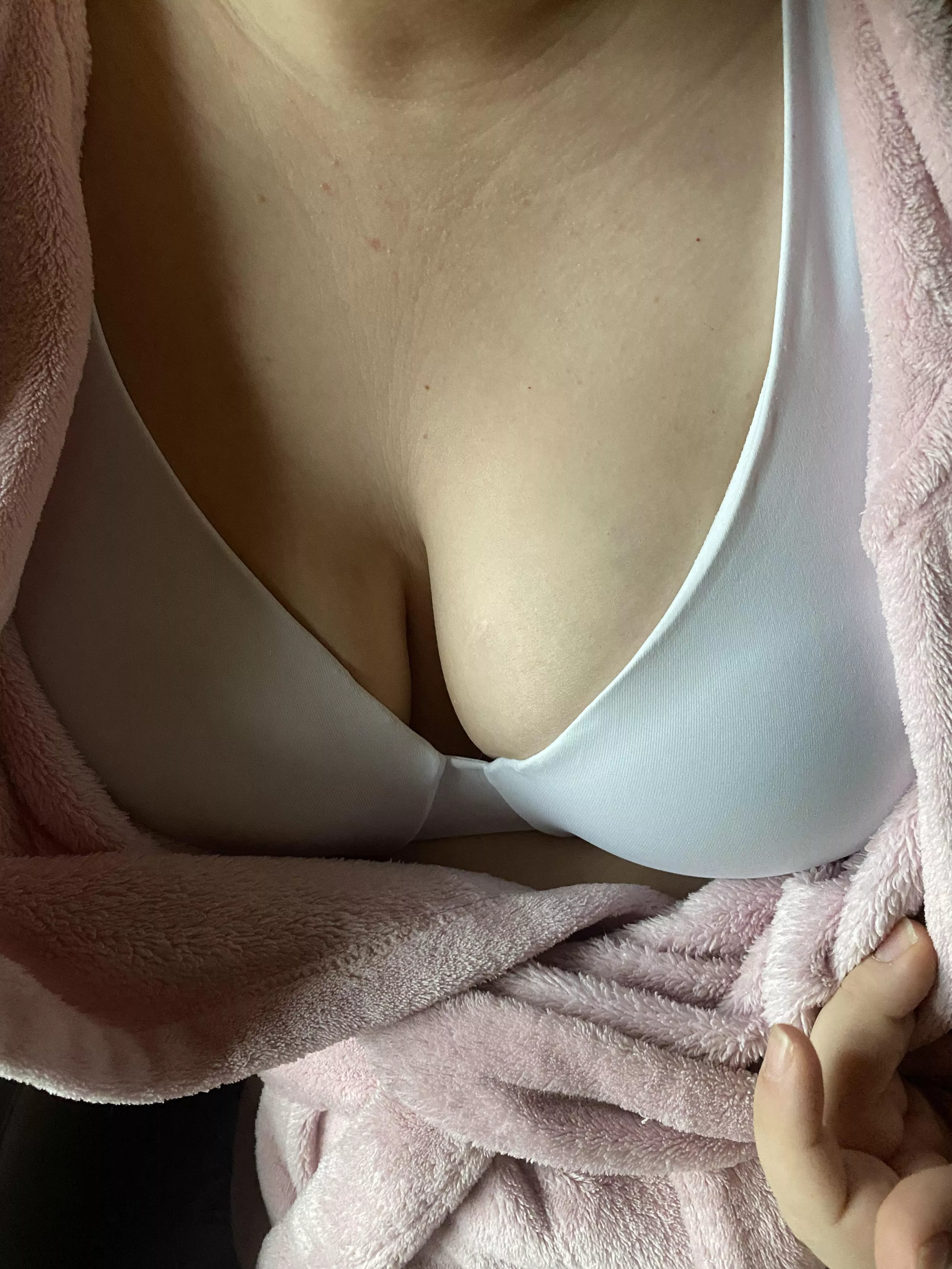 Anybody want to cum on my titties? Thinking about posting more