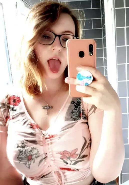 Anyone able to do vocal very degrading jerk trib to this pic of 19yo Jess? Say what you’d do to her- call her names- send submission to kik jc6109