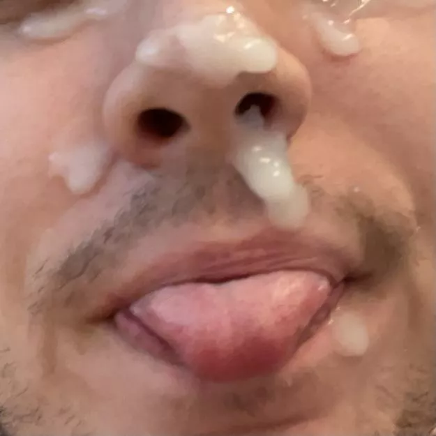 Anyone else like to cum on their face?