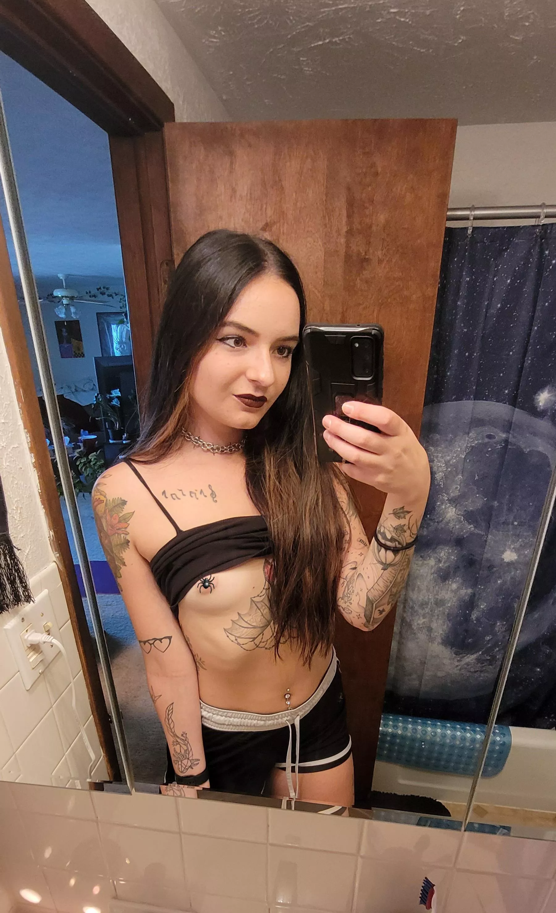 Anyone here looking for a little titty goth gf?🖤💋