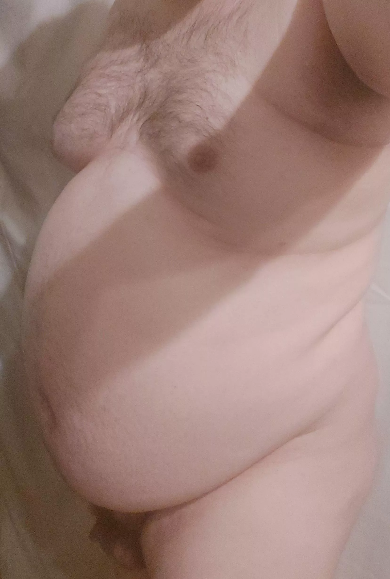 Anyone into teasing? Tease my fat belly and moobs ðŸ¥µ