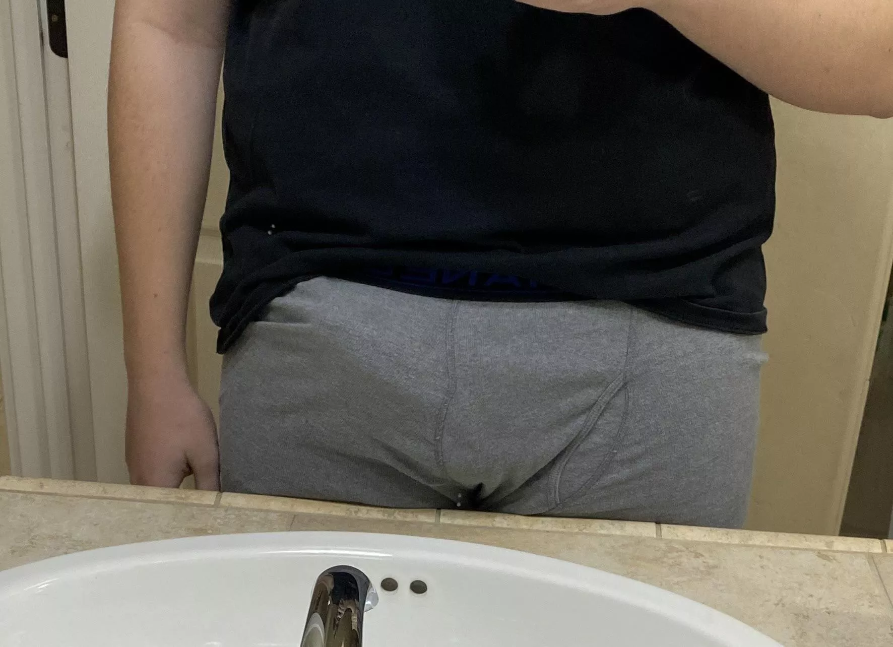 Anyone like an nsfw mirror selfie?