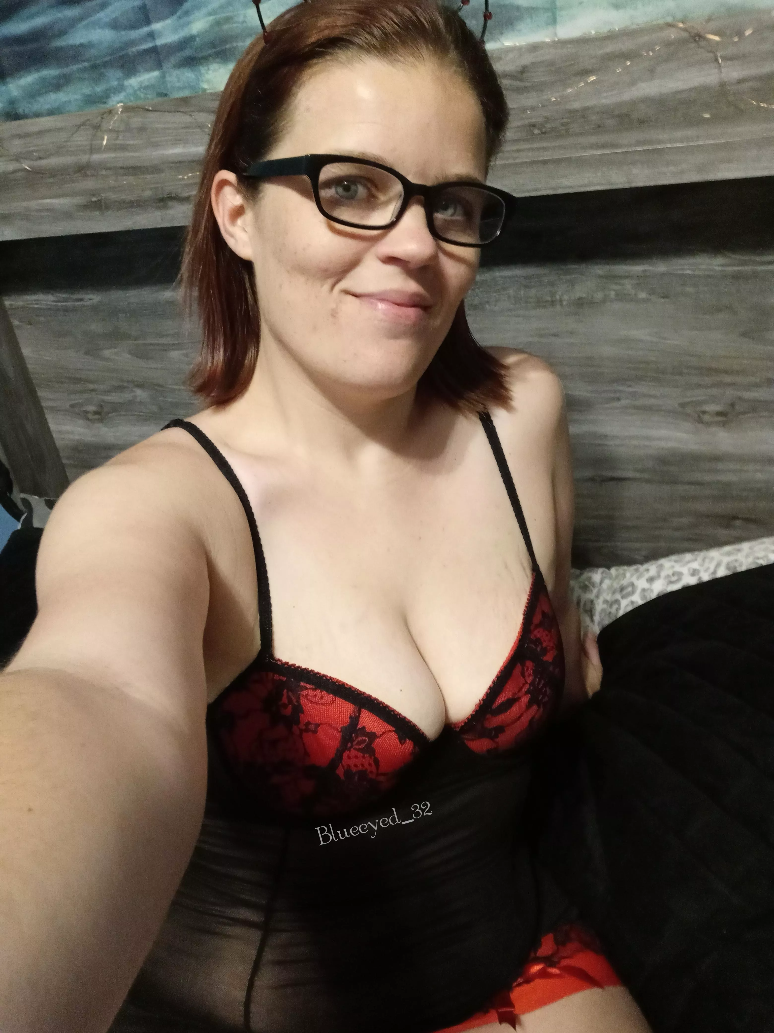 Anyone looking to get naughty with a married milf