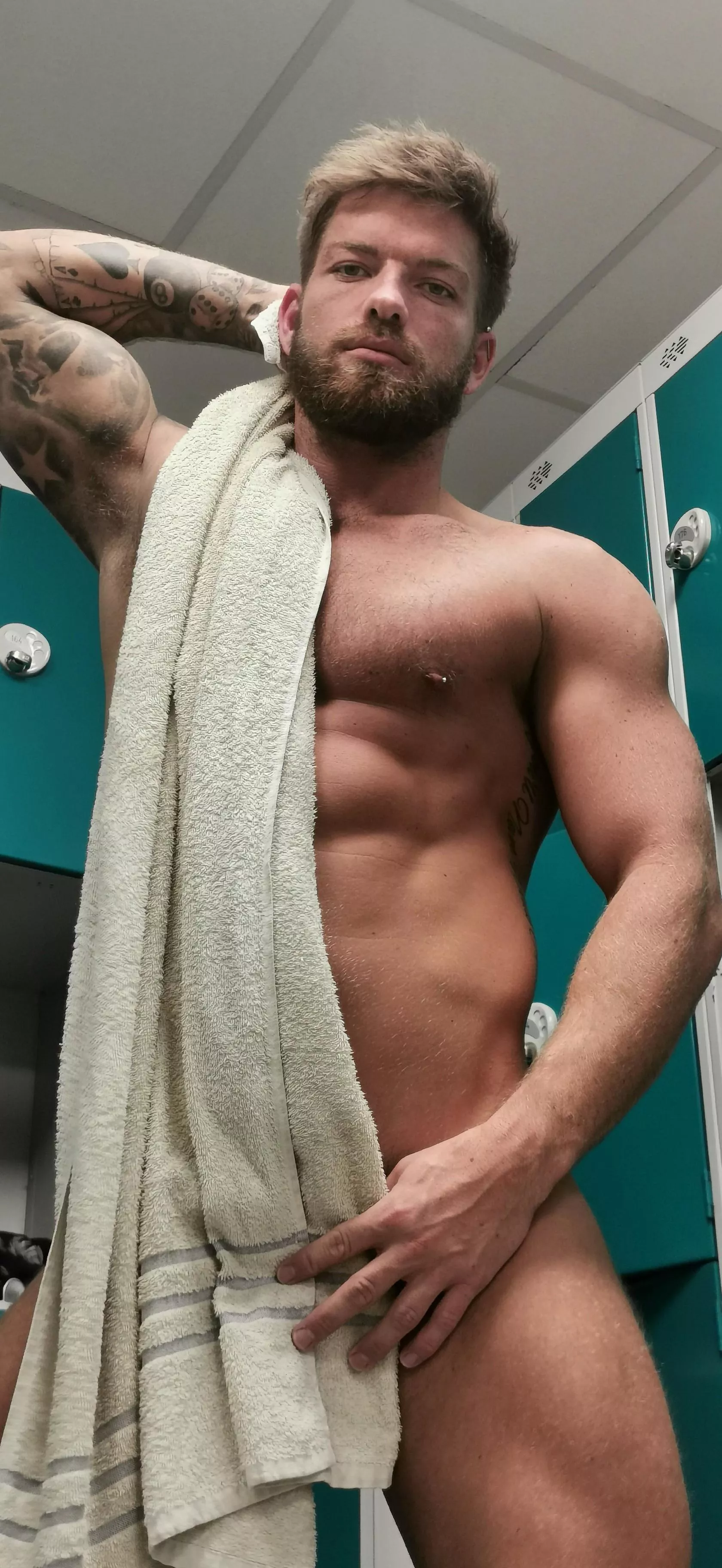 Anyone wanna peek behind the towel?