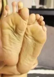 Anyone wanna talk dirty about some feet pics ,dm me