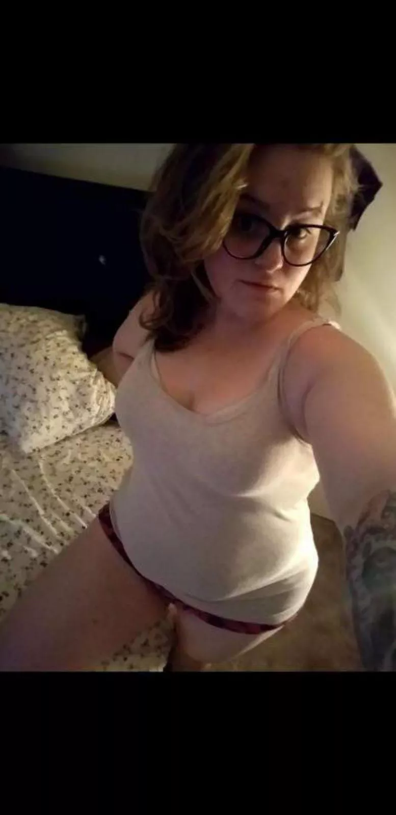 Are her pics going around? My Kik is raz69777