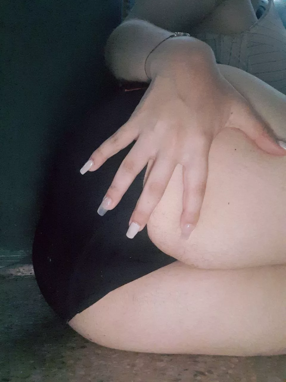 Are you loving my Big Ass? wanna worship and lick all of me? VIDS, PICS, DRIVE FOLDER Lifetime for $50 I will upload content monthly and I have a lot of content there, COCK RATES, CAM2CAM, ROLEPLAY [Selling] / kik & Telegram Lovedoll0