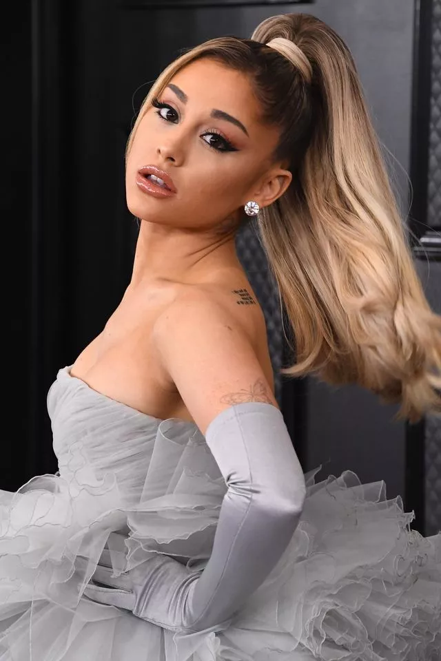 Ariana grande is the ultimate sissy inspiration for me :3 makes me so weak and jealous hehe! Let's chat and share:3