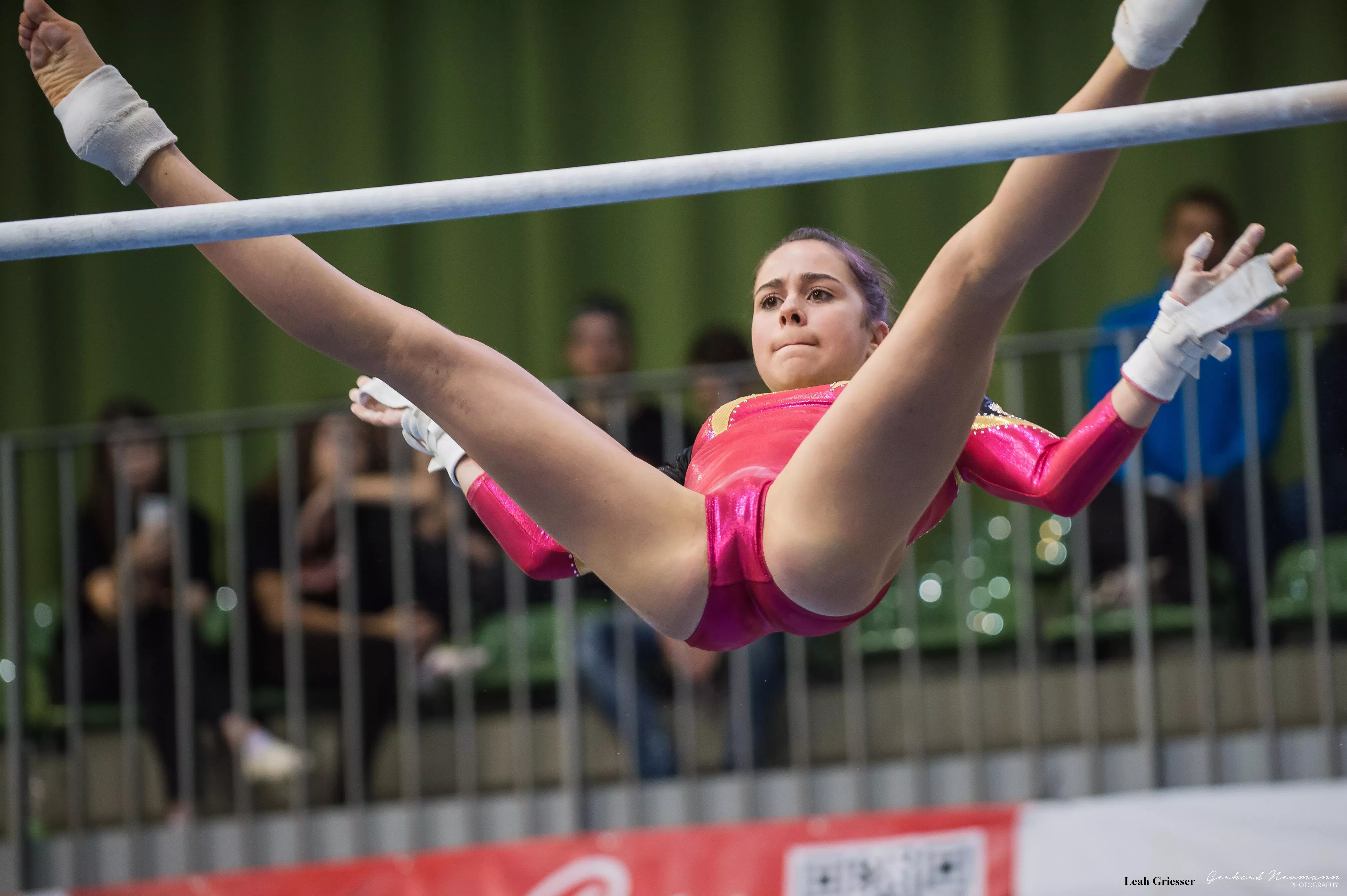 Artistic gymnast Leah Griesser spreading her legs at the November 2016 FIG Artistic Gymnastics World Cup