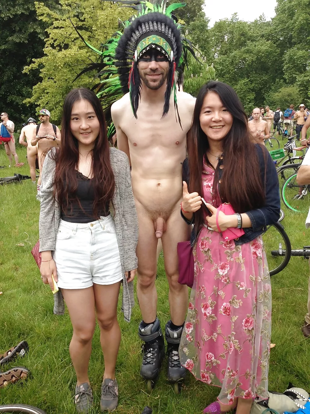 Asian cuties at WNBR