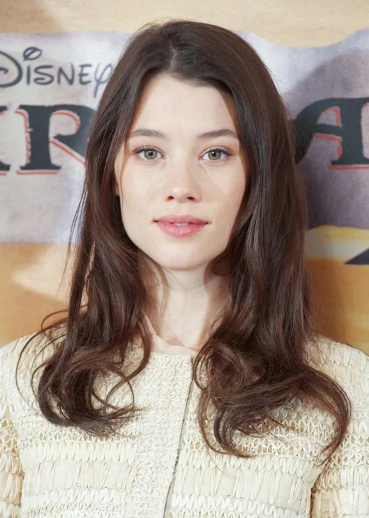 Astrid berges frisbey is stunning