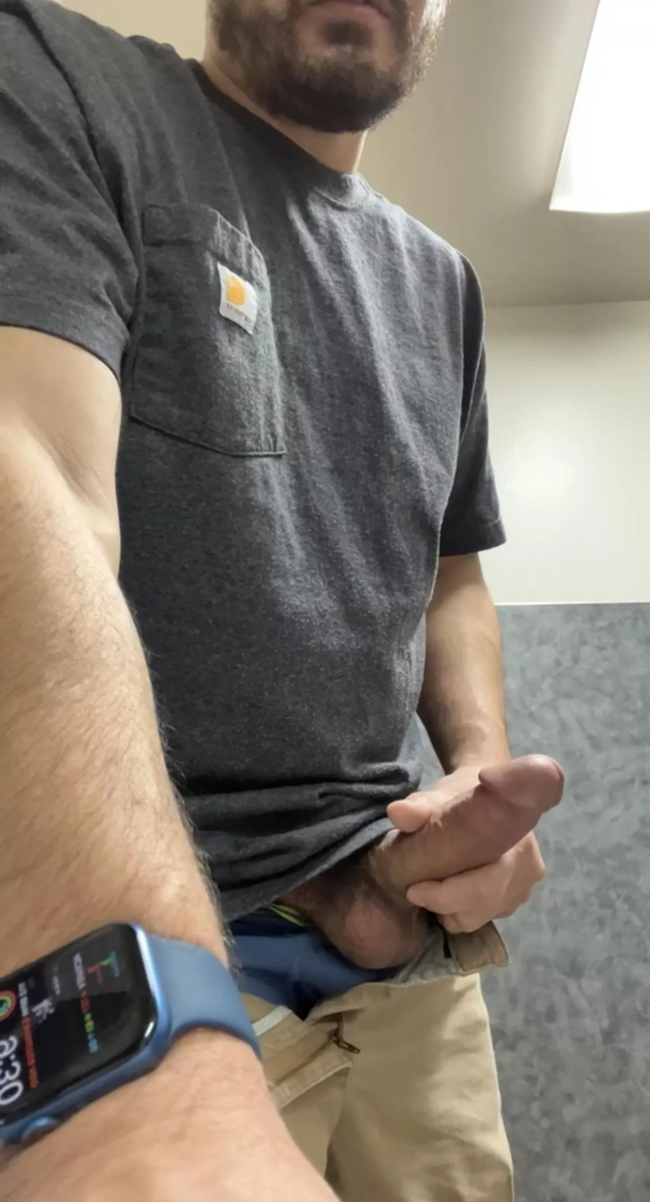 At work and got horny 😈